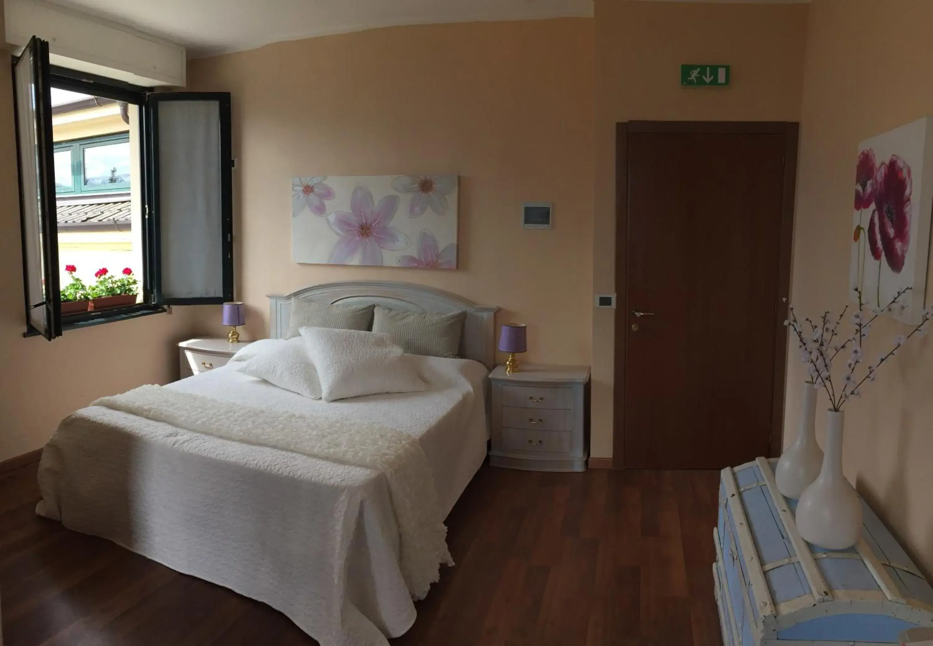 Triple Room in Hotel Villa San Fedele Triple Room in Hotel Villa San Fedele