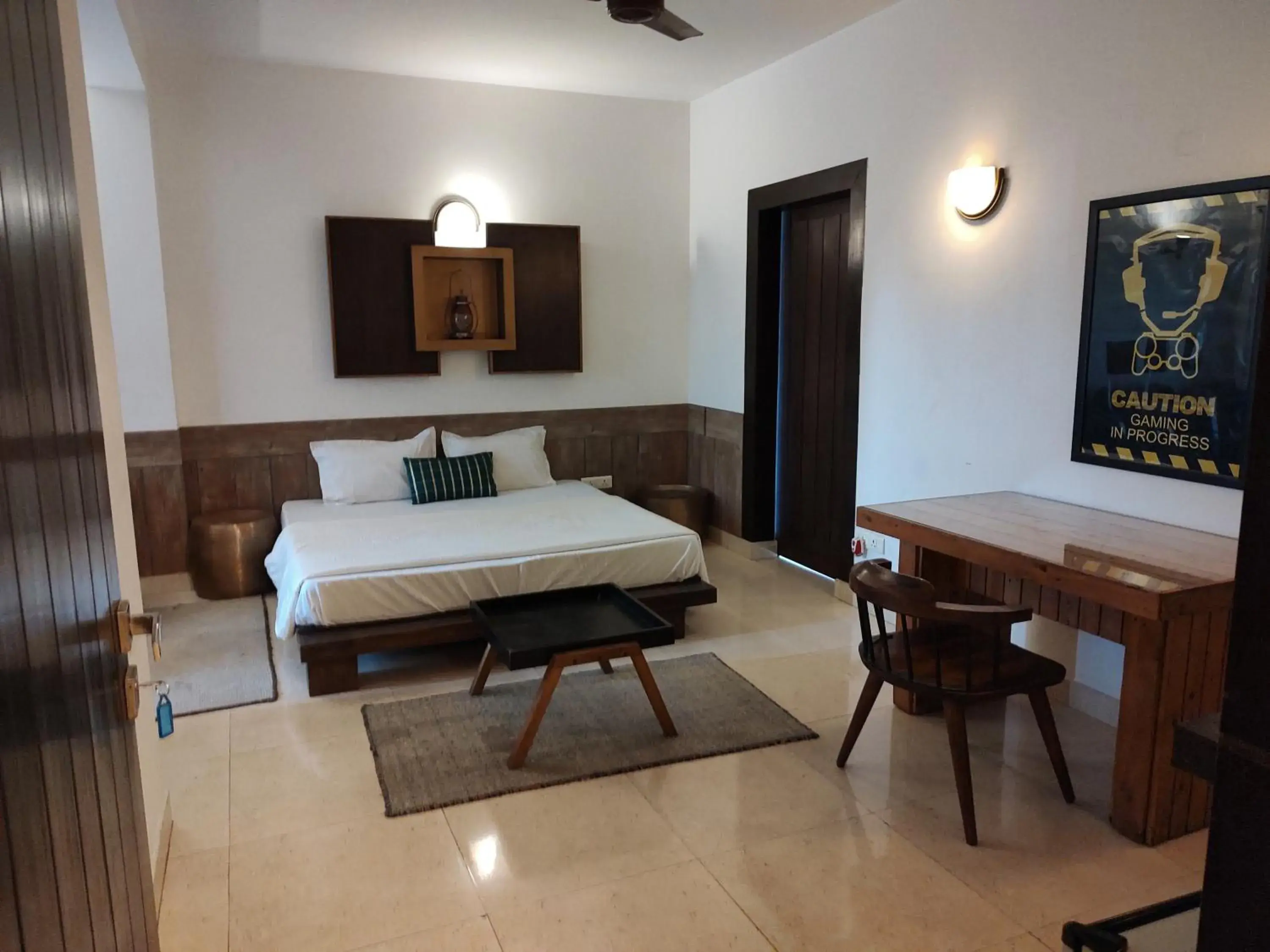 King Room with Balcony in Aakritii Hotels King Room with Balcony in Aakritii Hotels