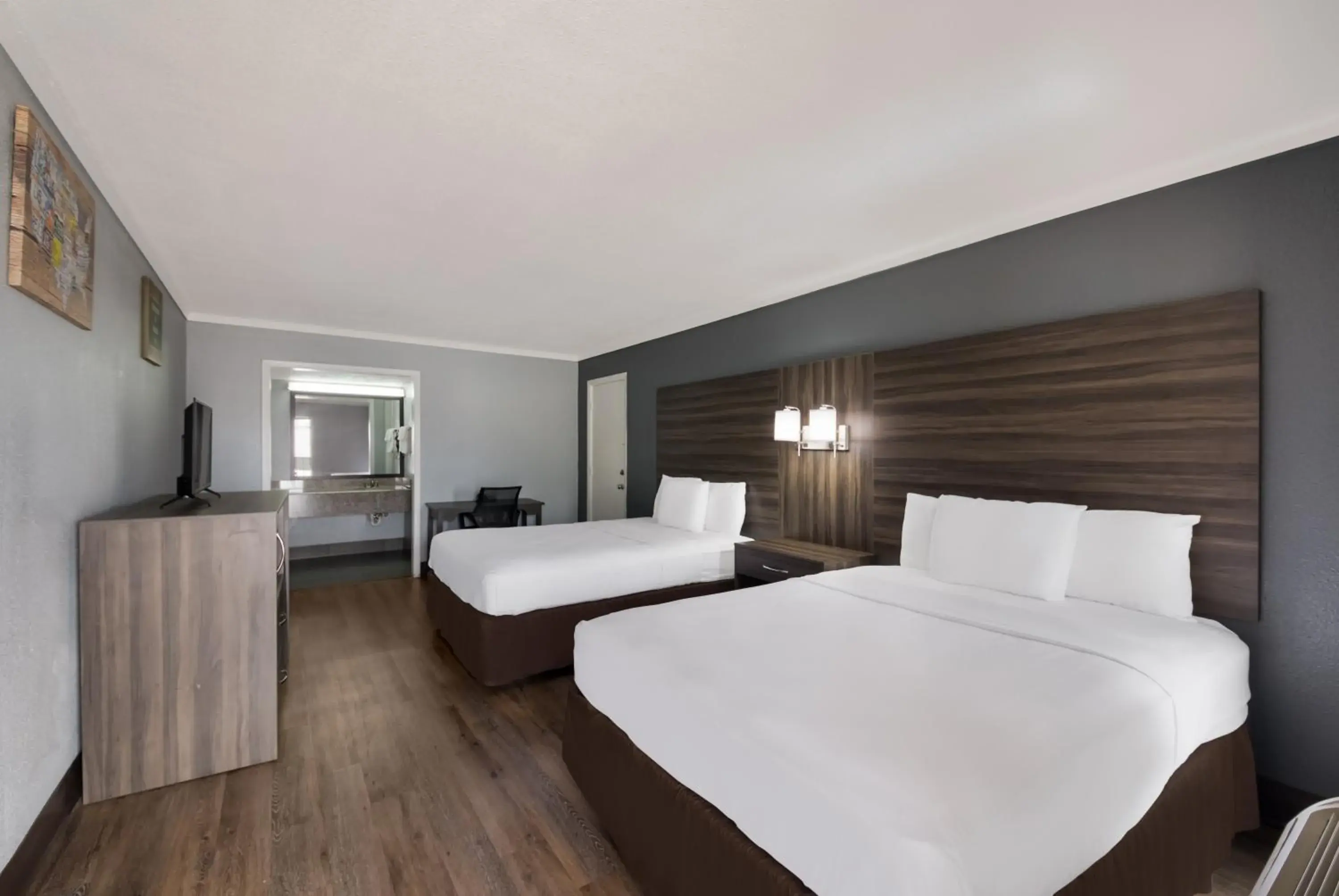 Queen Room with Two Queen Beds - Non-Smoking in Econo Lodge Austin North near The Domain Queen Room with Two Queen Beds - Non-Smoking in Econo Lodge Austin North near The Domain