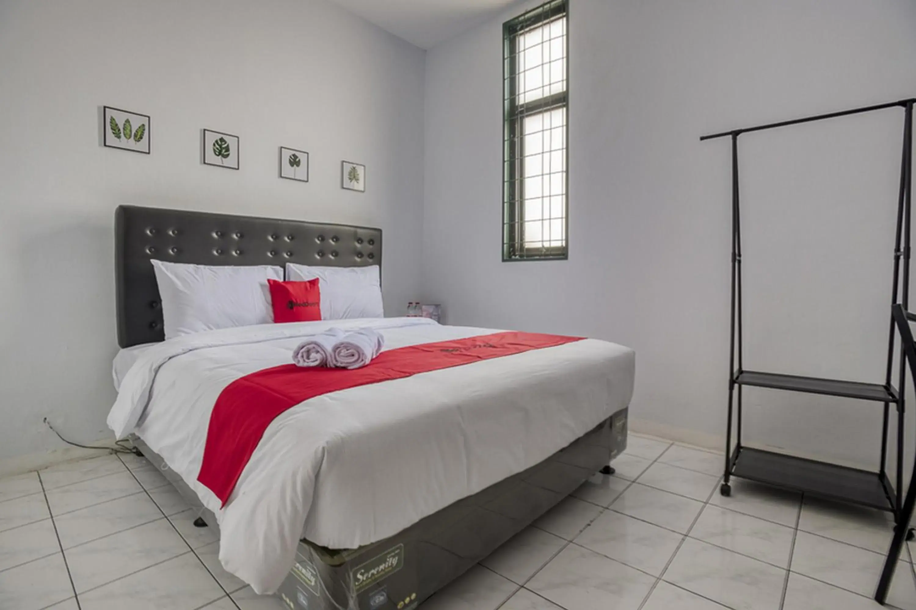 RedDoorz Plus near Jakarta Kota Station RedDoorz Plus near Jakarta Kota Station