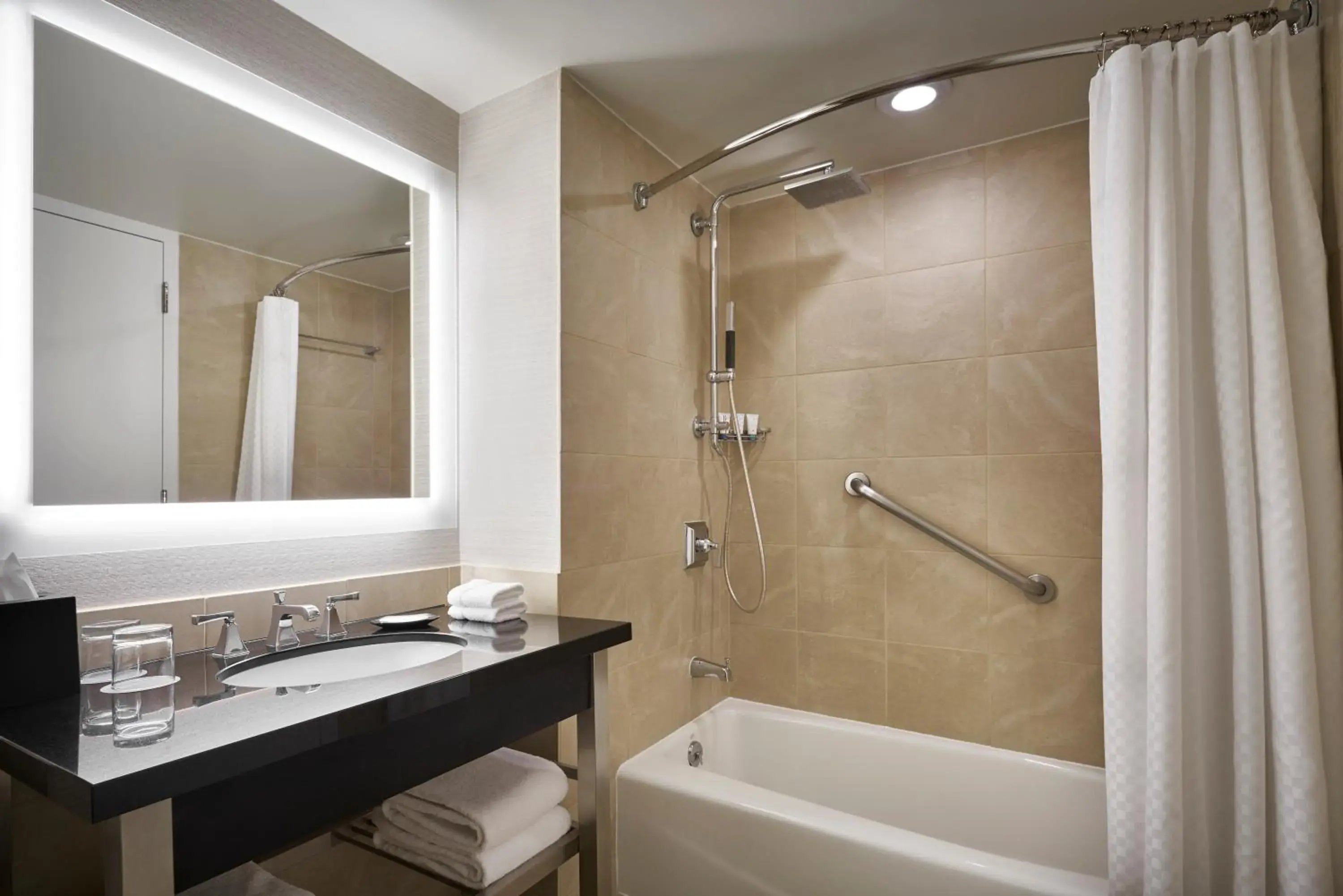 Traditional Double Room with Two Double Beds - Hearing Accessible in The Westin Alexandria Old Town Traditional Double Room with Two Double Beds - Hearing Accessible in The Westin Alexandria Old Town