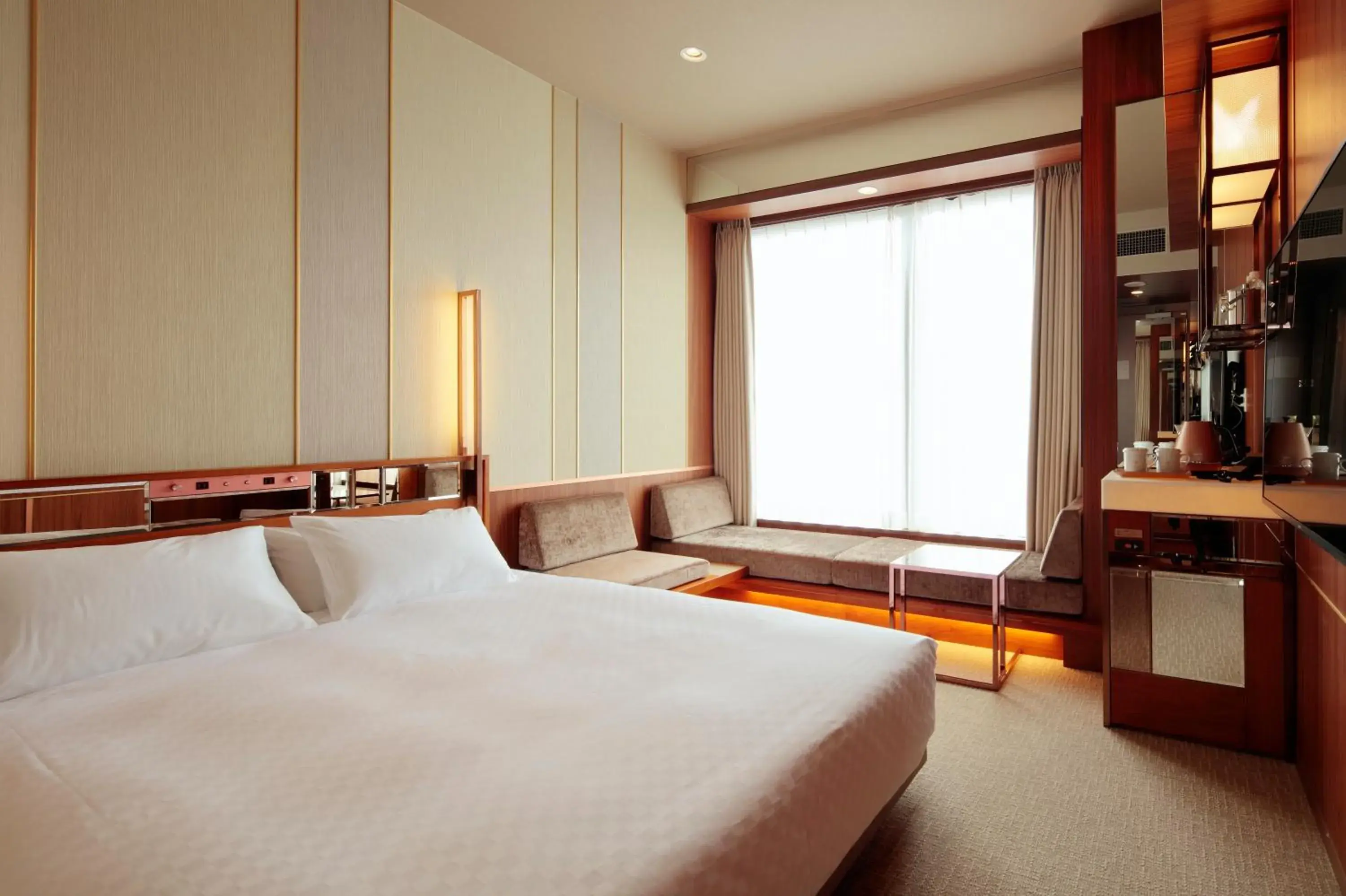 Queen Room (1 Adult) - single occupancy - Non-Smoking in Candeo Hotels Nagasaki Shinchi Chinatown Queen Room (1 Adult) - single occupancy - Non-Smoking in Candeo Hotels Nagasaki Shinchi Chinatown
