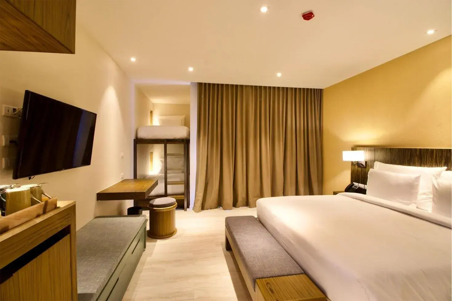 Family Room(2 Adults + 2 Children) in Pamookkoo Family Room(2 Adults + 2 Children) in Pamookkoo