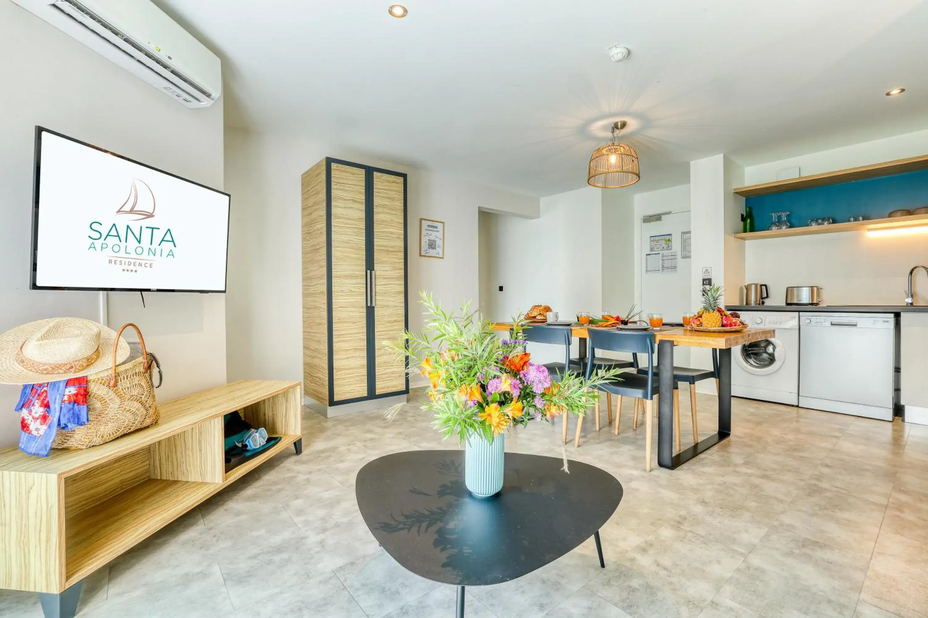 Two-Bedroom Apartment with Sea View in Résidence Santa Apolonia Two-Bedroom Apartment with Sea View in Résidence Santa Apolonia