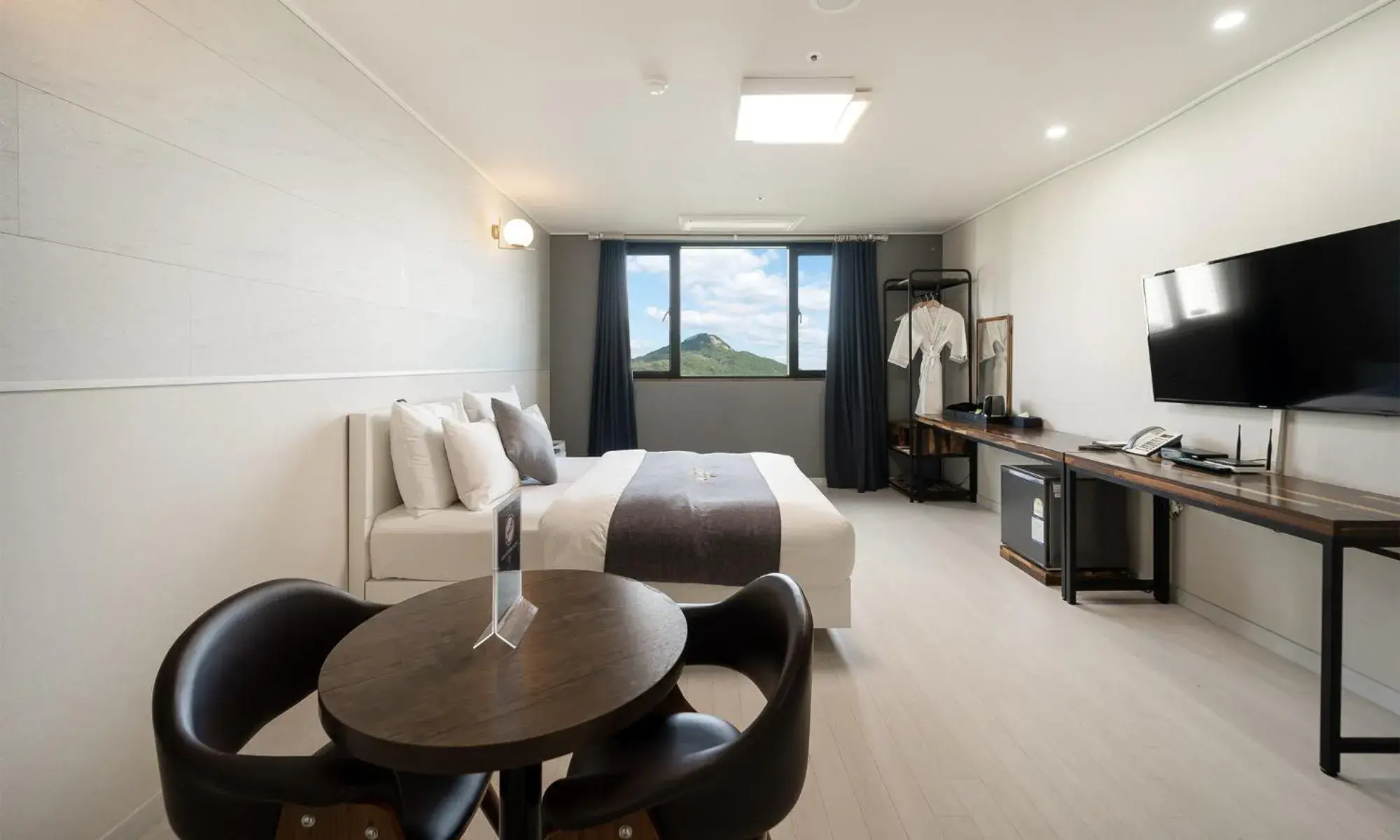 Deluxe Double Room in CM Park Hotel Deluxe Double Room in CM Park Hotel