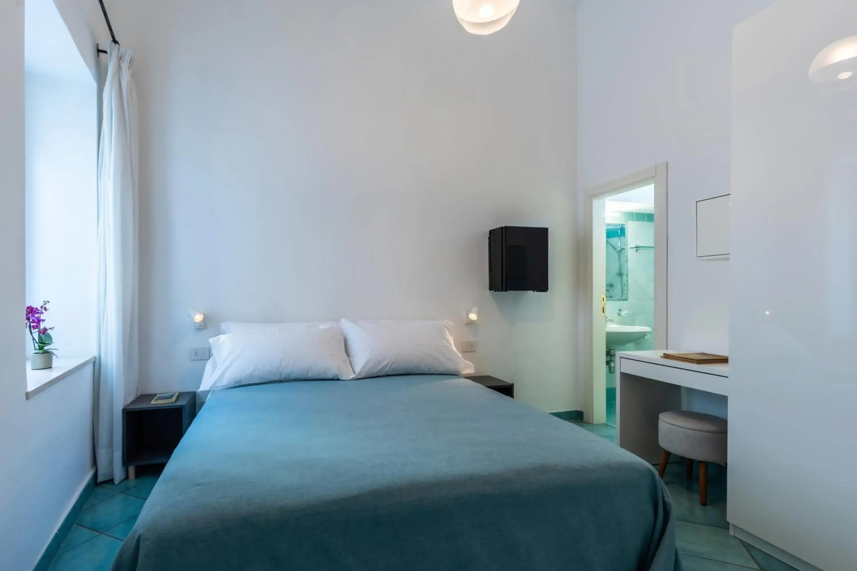 Basic Double Room in Albergo La Prora Basic Double Room in Albergo La Prora