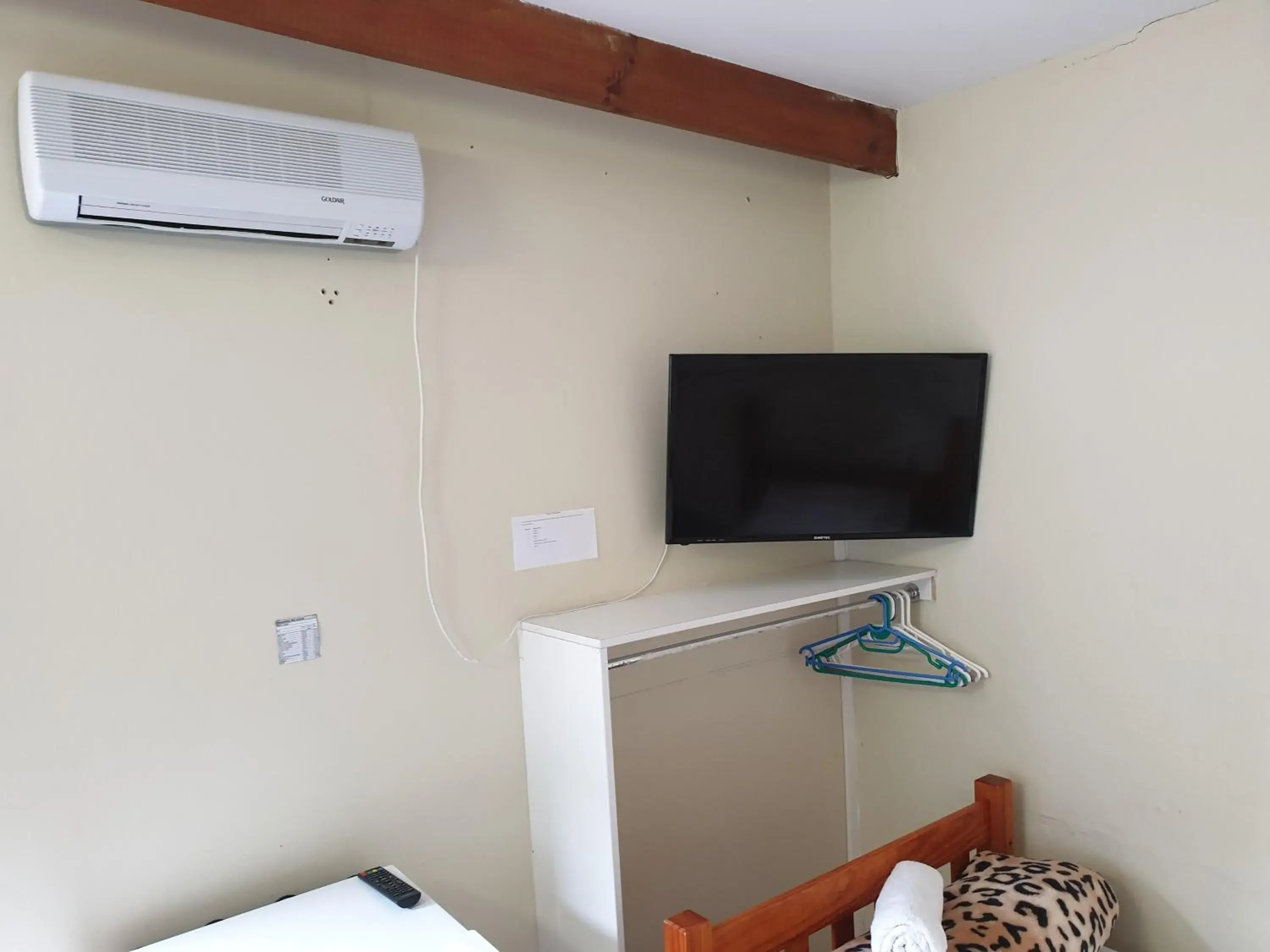 Economy Twin Room - single occupancy - Rooiberg in Amakaya Backpackers Travellers Accommodation Economy Twin Room - single occupancy - Rooiberg in Amakaya Backpackers Travellers Accommodation