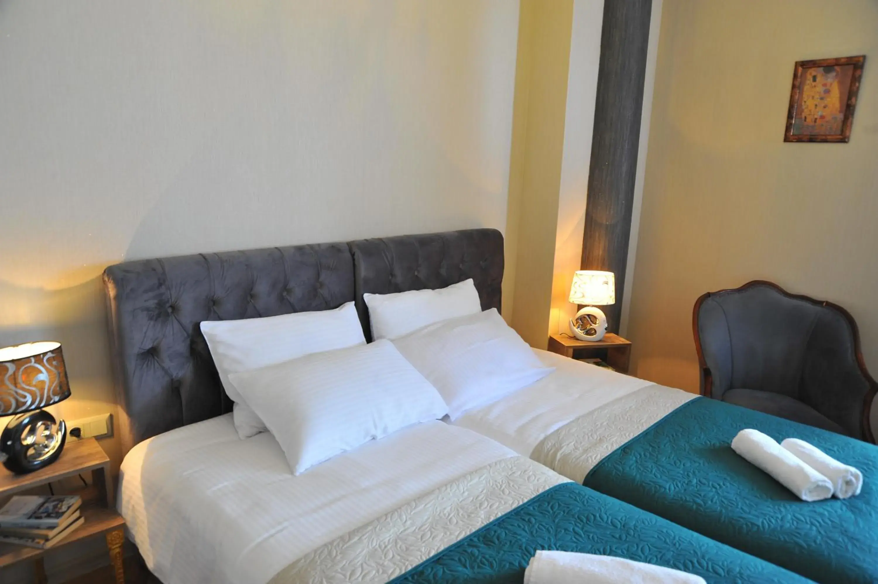 Deluxe Twin Room - single occupancy in Brickwall Tbilisi-Tbilisi vibe Deluxe Twin Room - single occupancy in Brickwall Tbilisi-Tbilisi vibe