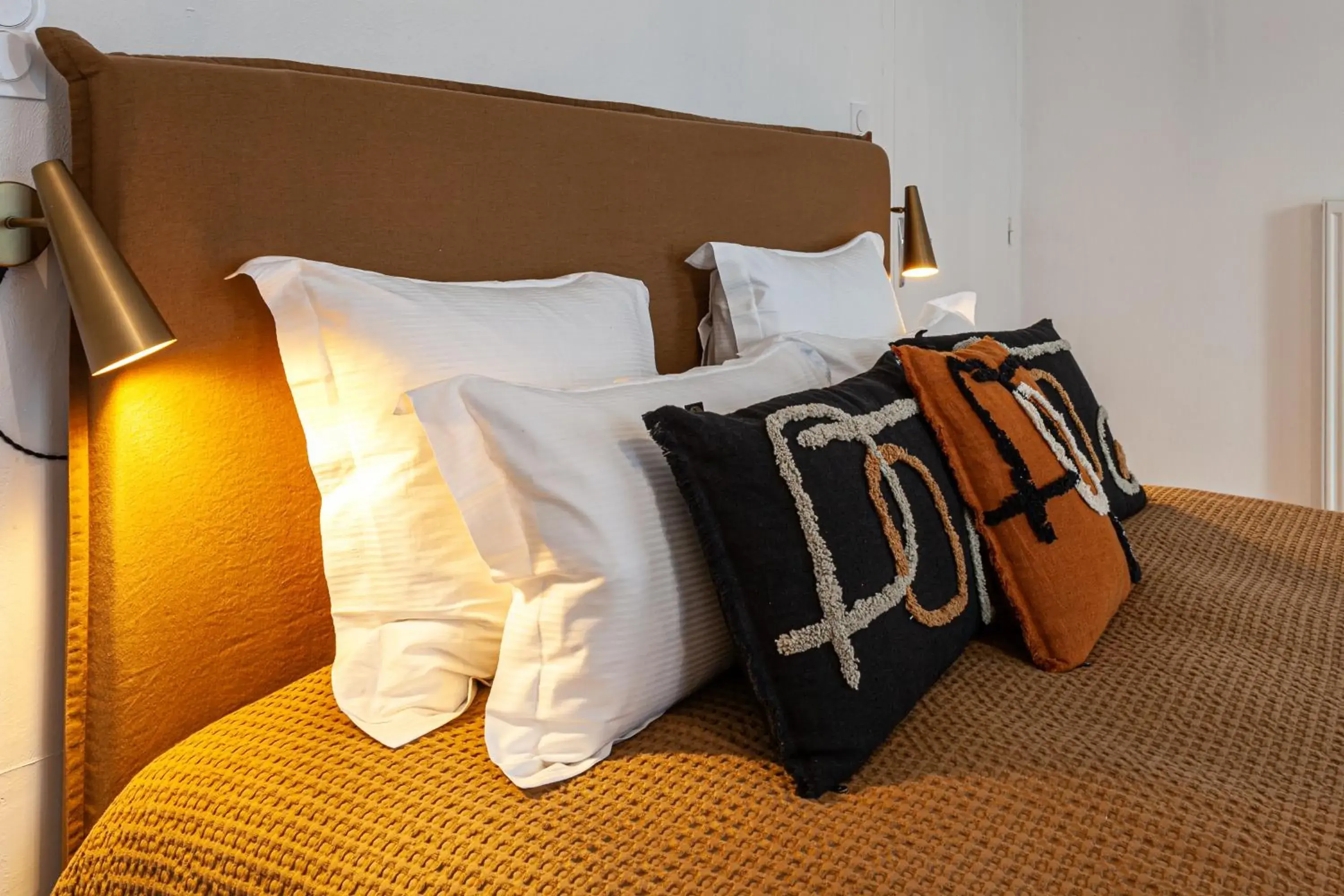 Large Double Room in Hôtel du Commerce Large Double Room in Hôtel du Commerce