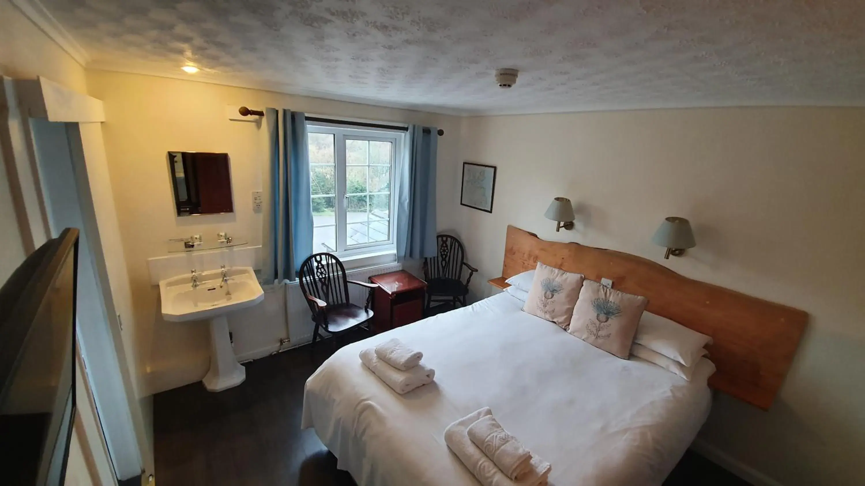 Standard Double Room in Trengilly Wartha Inn Standard Double Room in Trengilly Wartha Inn