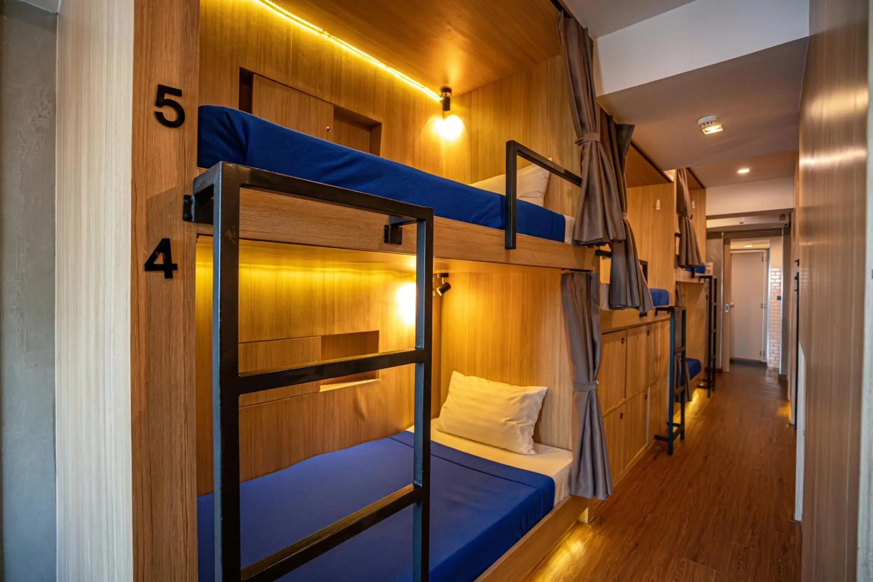 Single Bed in Mixed Dormitory Room in Patong Poshtel Single Bed in Mixed Dormitory Room in Patong Poshtel