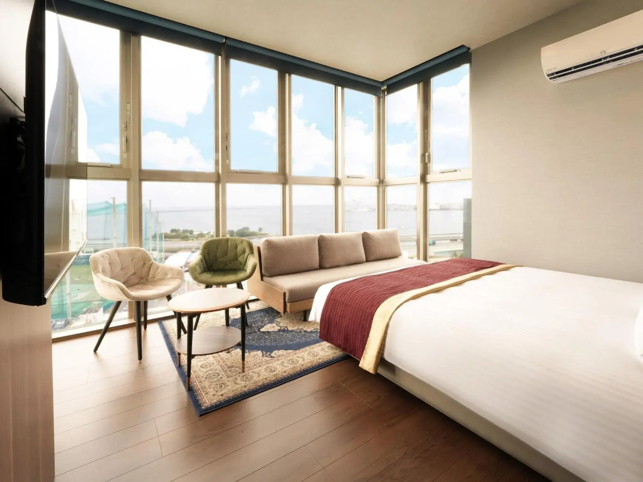 SUNSUI Suite - Non-Smoking in HOTEL SANSUI NAHA Ryukyu Onsen Naminoue-No-Yu SUNSUI Suite - Non-Smoking in HOTEL SANSUI NAHA Ryukyu Onsen Naminoue-No-Yu