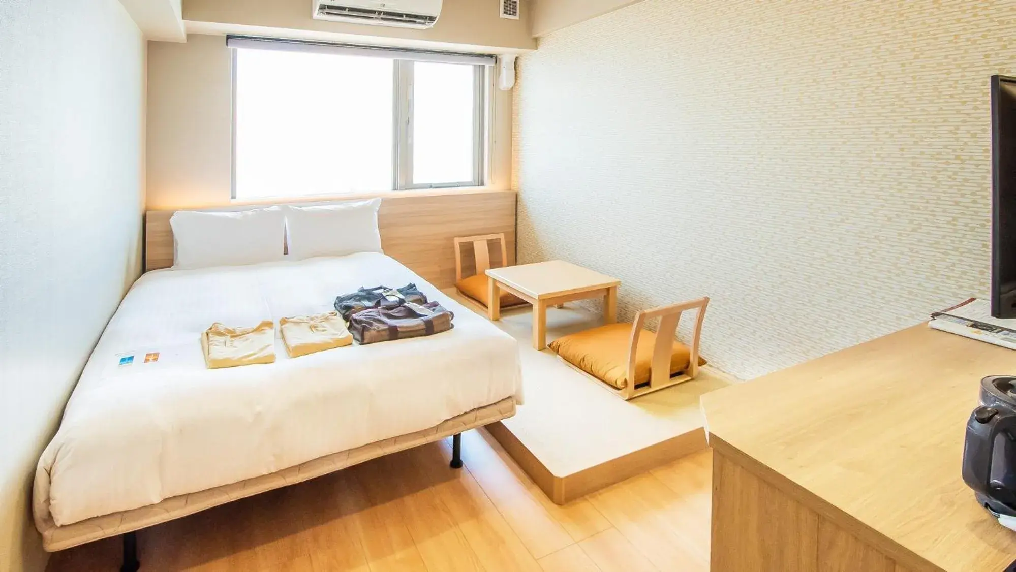 Japanese Western Style Room - single occupancy - Non-Smoking(For 3 person) in HOTEL SANSUI NAHA Ryukyu Onsen Naminoue-No-Yu Japanese Western Style Room - single occupancy - Non-Smoking(For 3 person) in HOTEL SANSUI NAHA Ryukyu Onsen Naminoue-No-Yu