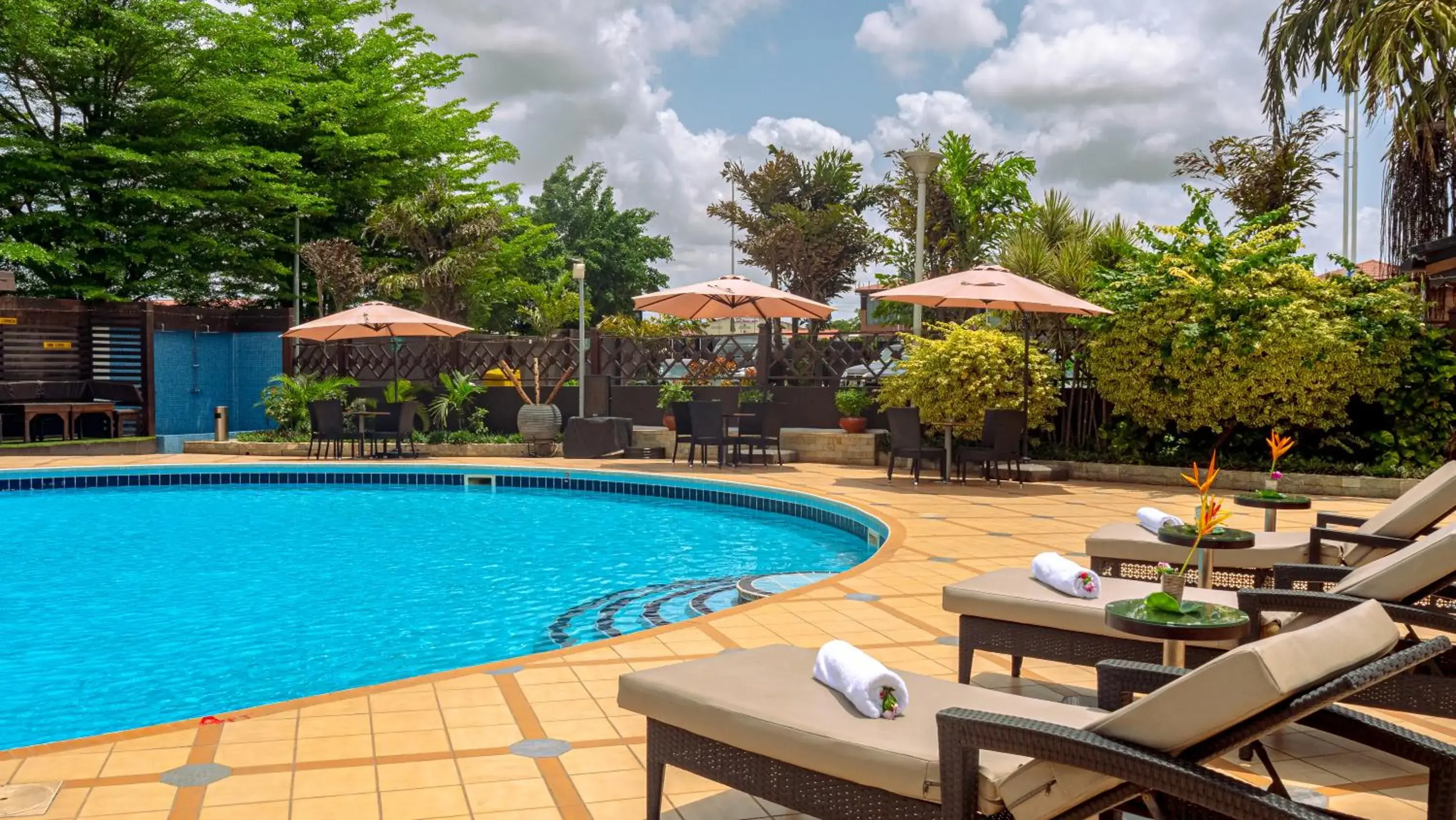 Oak Plaza Hotels East Airport Oak Plaza Hotels East Airport