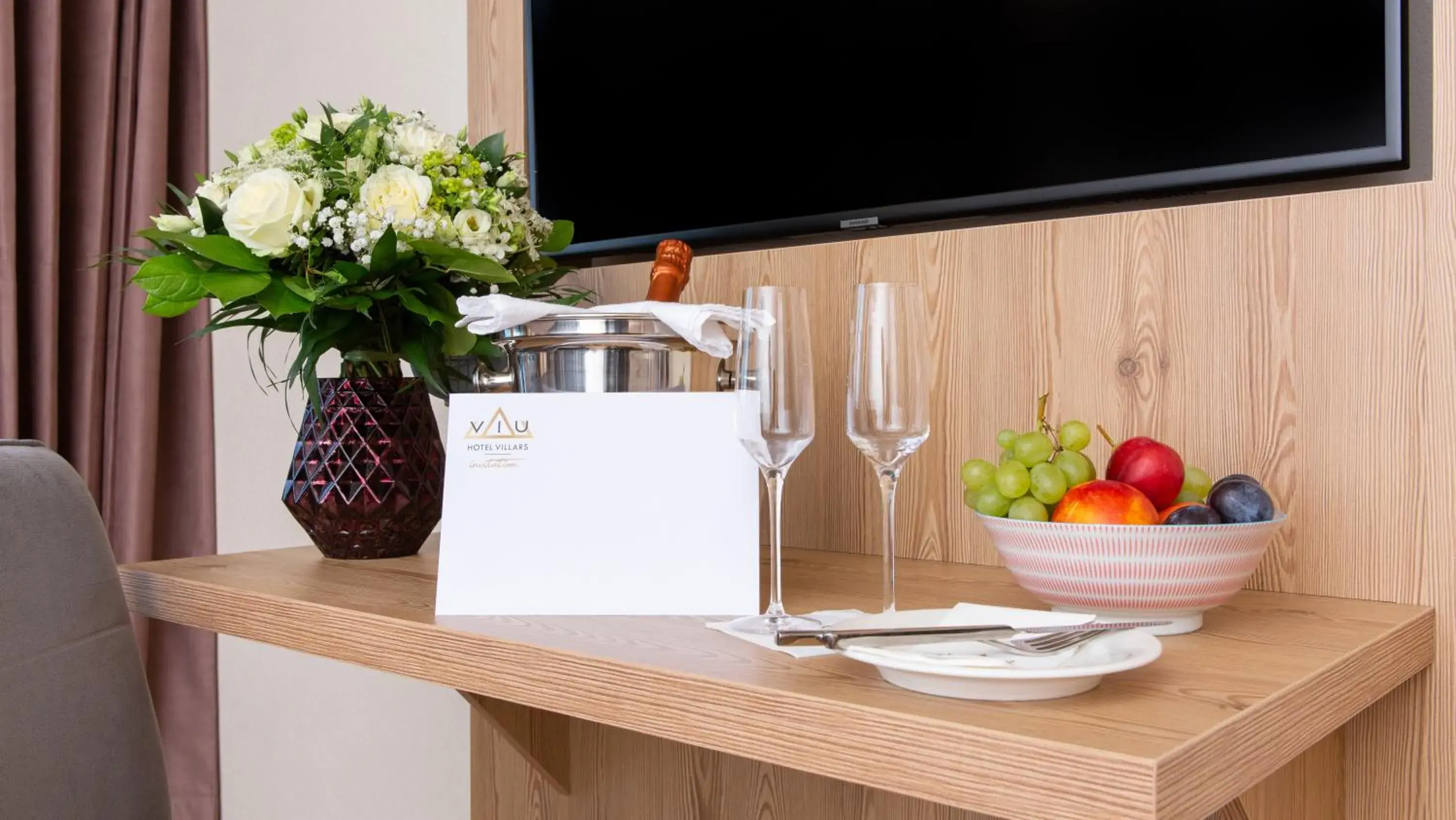 Standard Double Room in VIU Hotel Villars Standard Double Room in VIU Hotel Villars