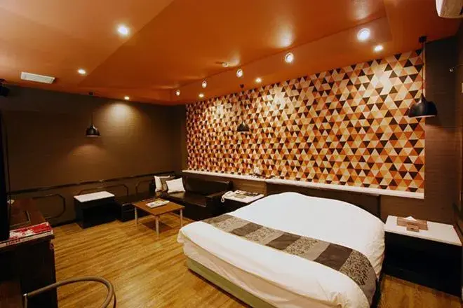 Lex Suwa (Adult Only) Lex Suwa (Adult Only)