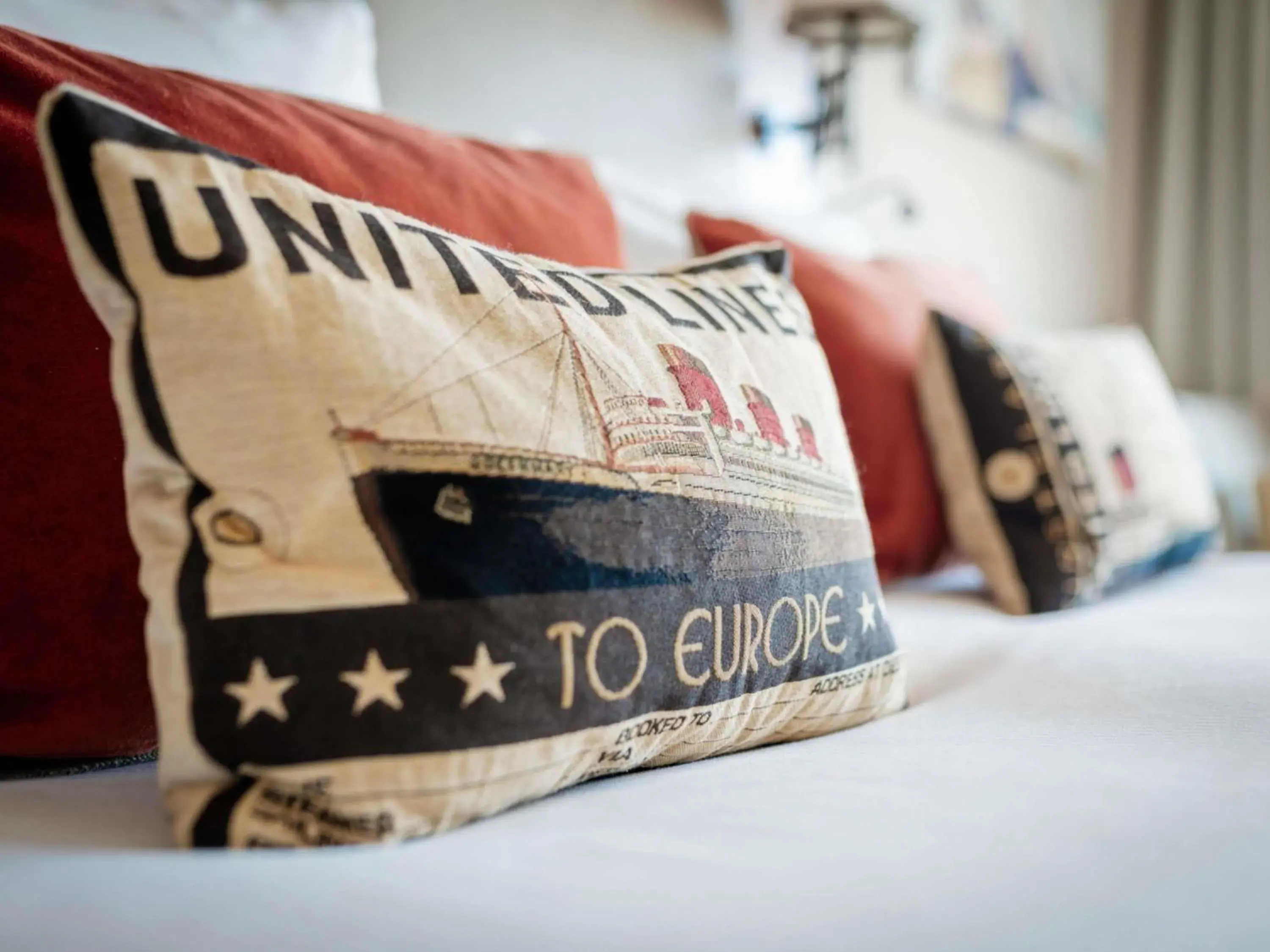 Classic Queen Room with Balcony in Côte Ouest Thalasso & Spa Les Sables d'Olonne - MGallery Collection Classic Queen Room with Balcony in Côte Ouest Thalasso & Spa Les Sables d'Olonne - MGallery Collection