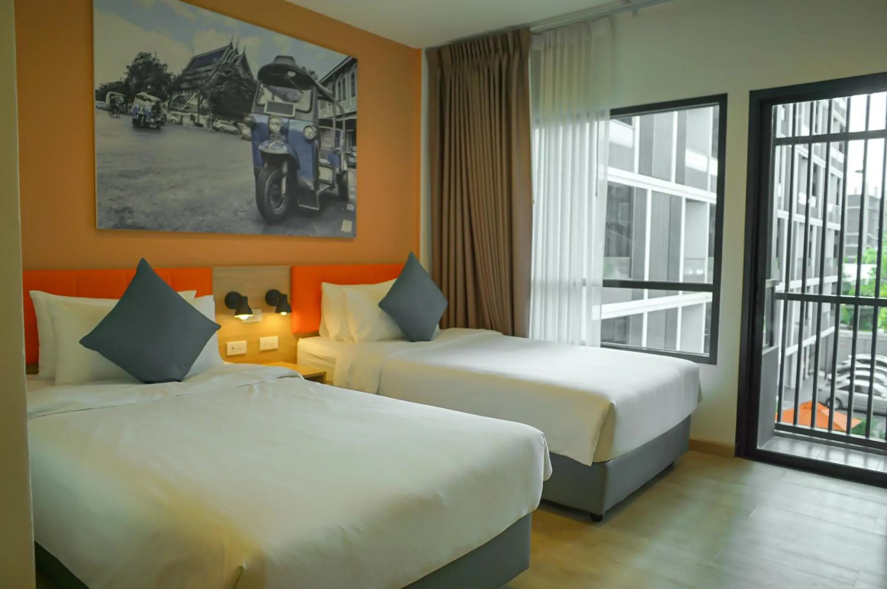 Deluxe Twin Room in The Iconic Hotel Don Mueang Airport Deluxe Twin Room in The Iconic Hotel Don Mueang Airport