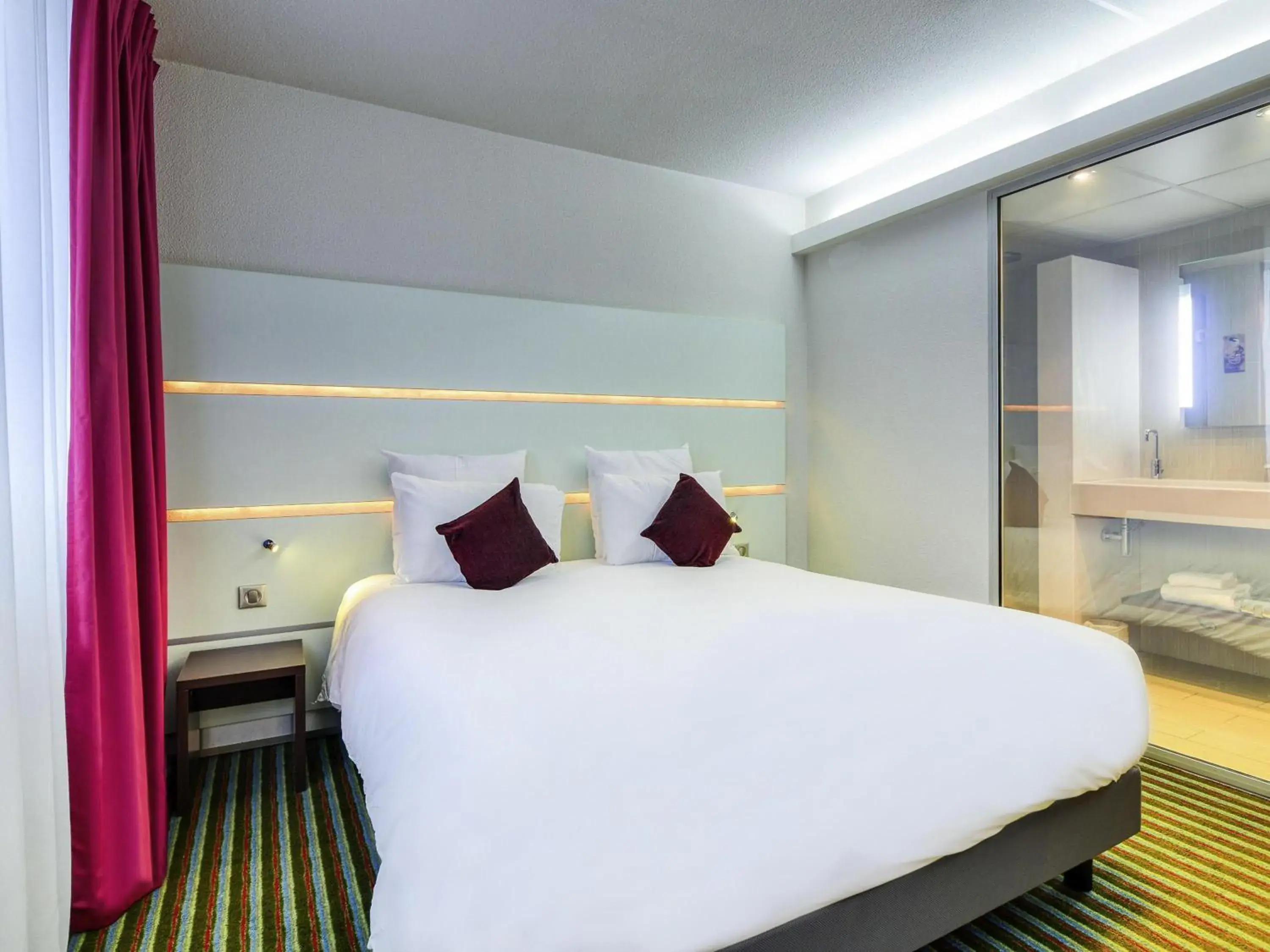 Superior Double Room in Mercure Paris Ivry Quai De Seine Superior Double Room in Mercure Paris Ivry Quai De Seine