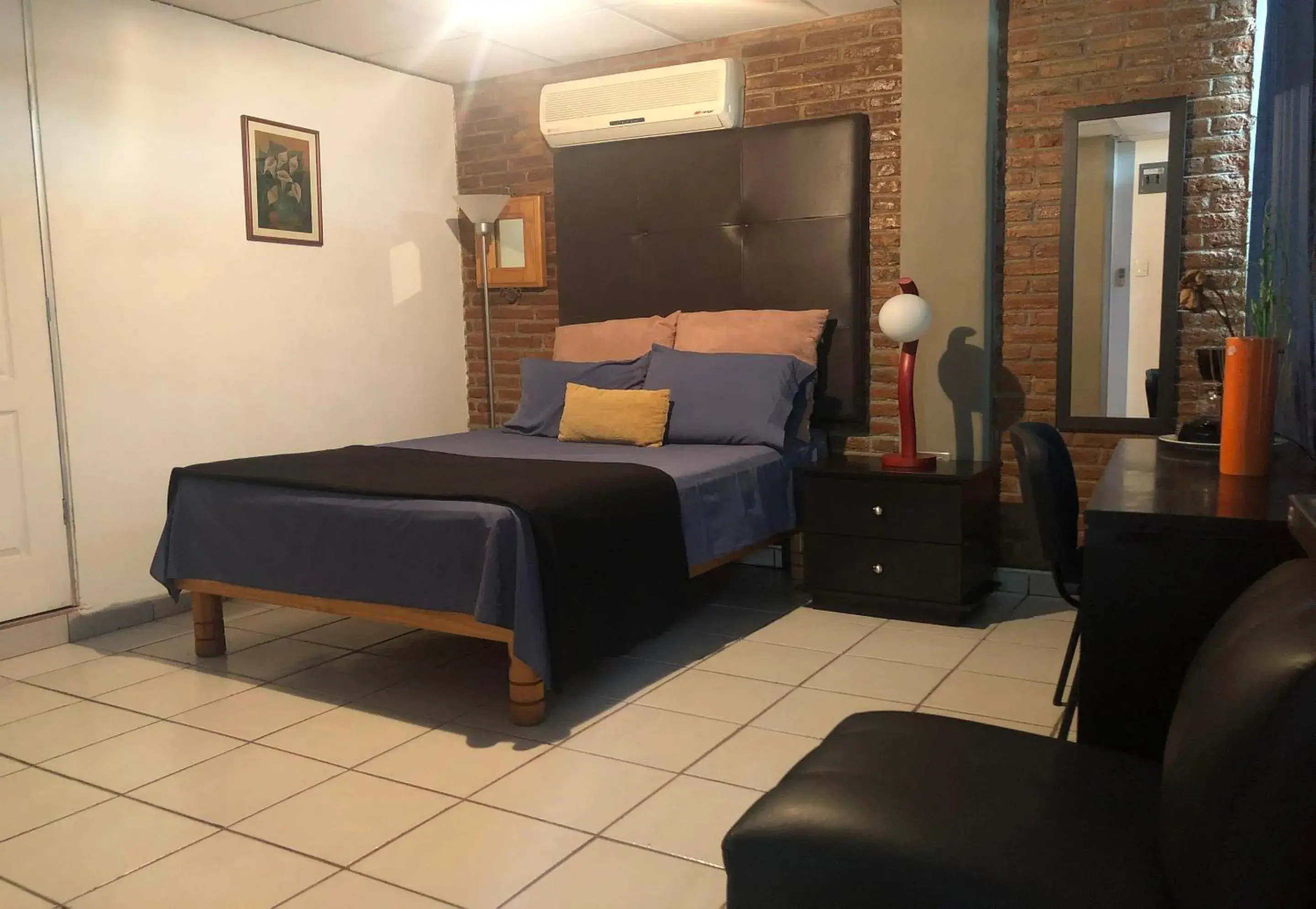 Small Double Room in My Suite Ejecutiva Small Double Room in My Suite Ejecutiva