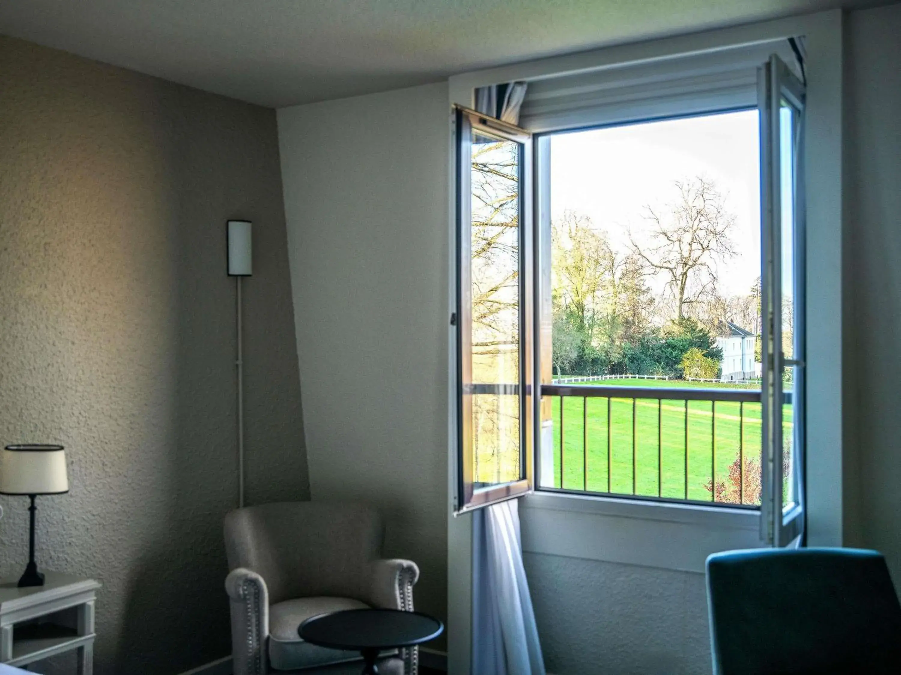 Executive Double Room with Park View in Hotel Novotel Domaine de Maffliers - Paris Val-d'Oise Executive Double Room with Park View in Hotel Novotel Domaine de Maffliers - Paris Val-d'Oise