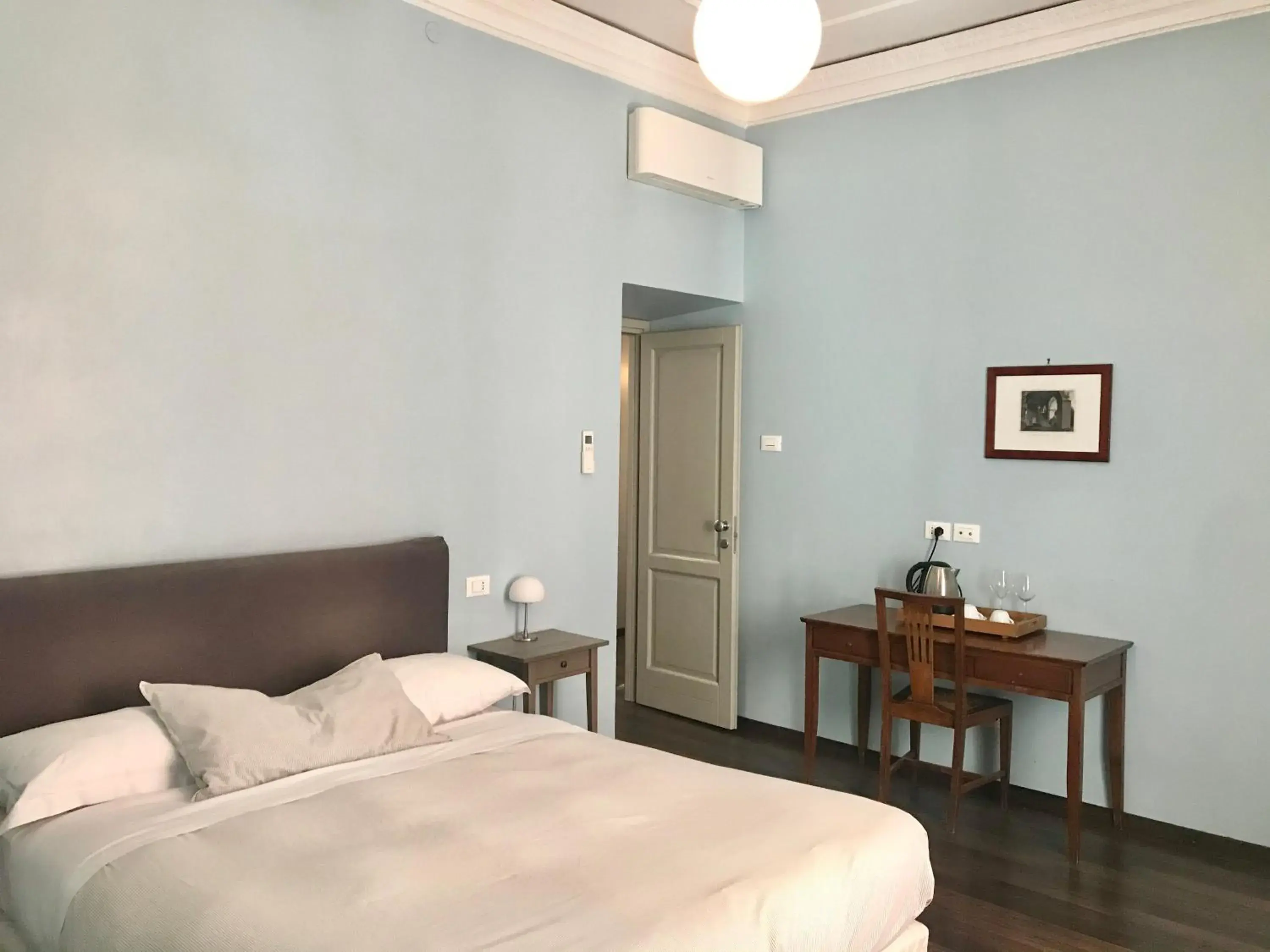 Superior Double Room - Annex in B&B Santi Quattro Al Colosseo Superior Double Room - Annex in B&B Santi Quattro Al Colosseo