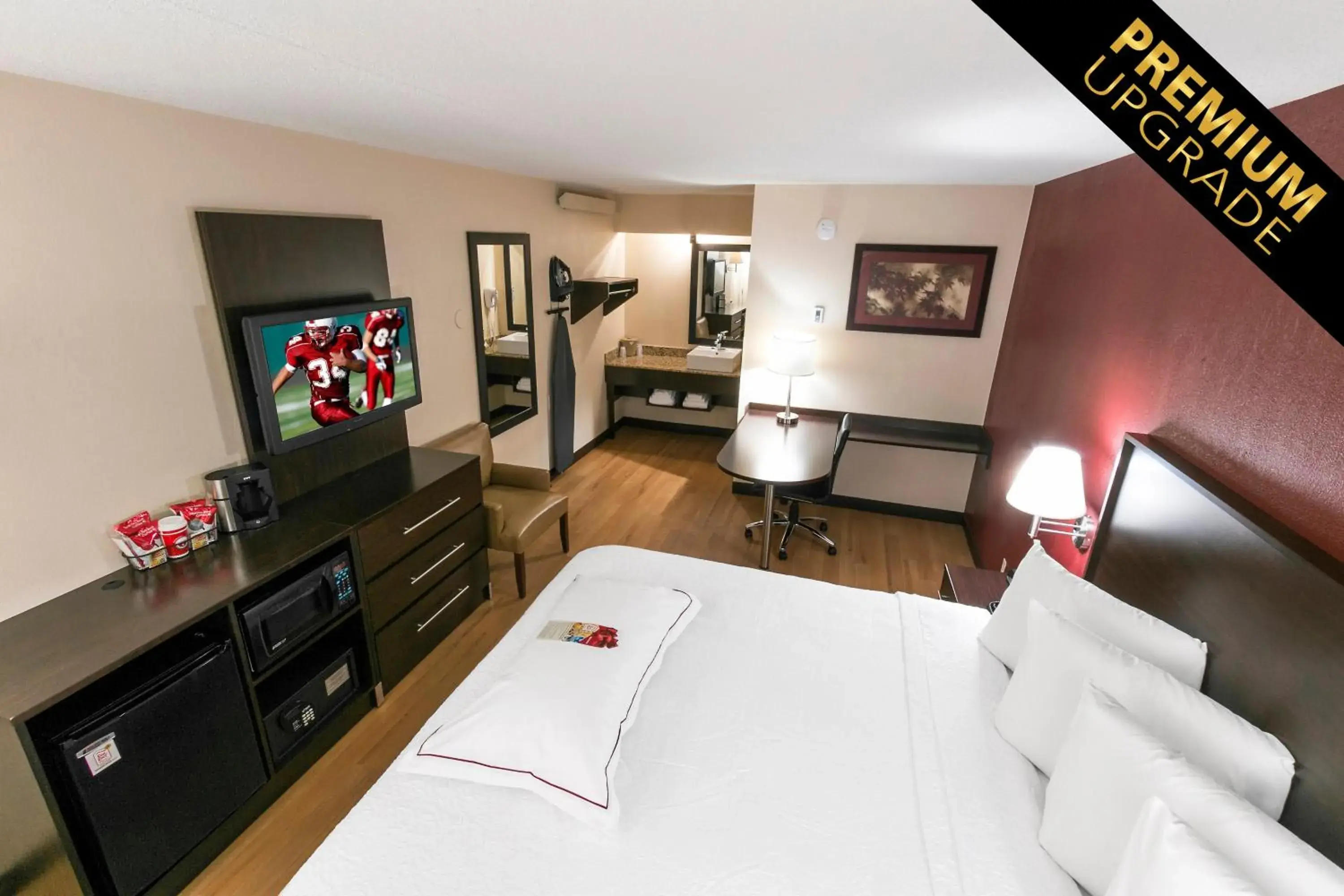 Premium King Room Disability Access Smoke Free (Upgraded Bedding & Snack) in Red Roof Inn PLUS+ Philadelphia Airport Premium King Room Disability Access Smoke Free (Upgraded Bedding & Snack) in Red Roof Inn PLUS+ Philadelphia Airport