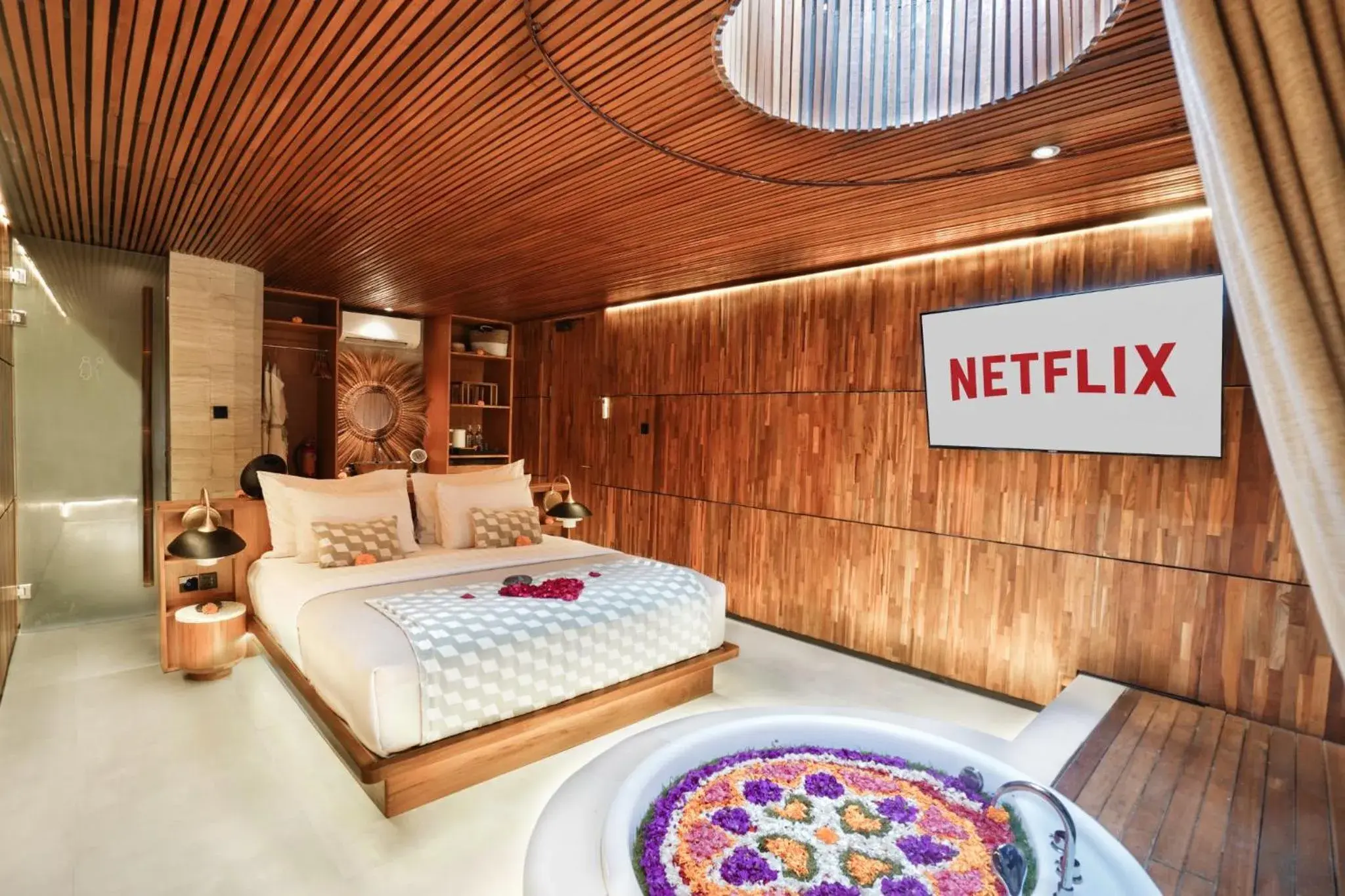 Suite Room with Spa Bath in Sini Vie Resort & Spa Seminyak by Ini Vie Hospitality Suite Room with Spa Bath in Sini Vie Resort & Spa Seminyak by Ini Vie Hospitality