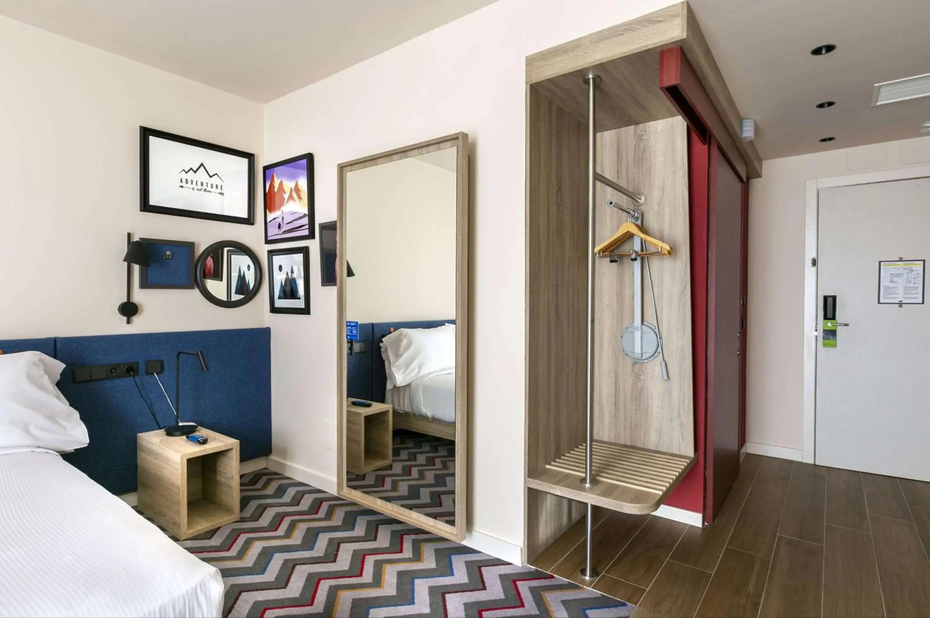 Queen Room - Mobility Access in Hampton By Hilton Alcobendas Madrid Queen Room - Mobility Access in Hampton By Hilton Alcobendas Madrid