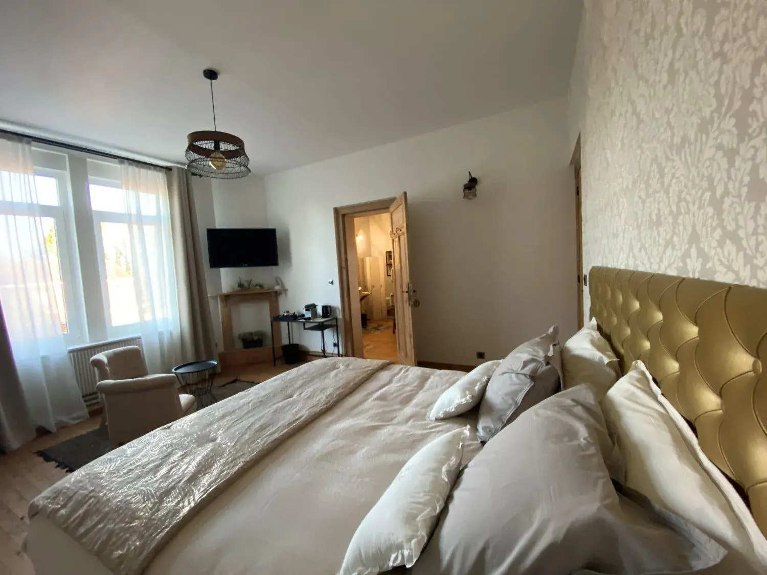 Family Room with Shower - single occupancy in LA NIEPPOISE Family Room with Shower - single occupancy in LA NIEPPOISE