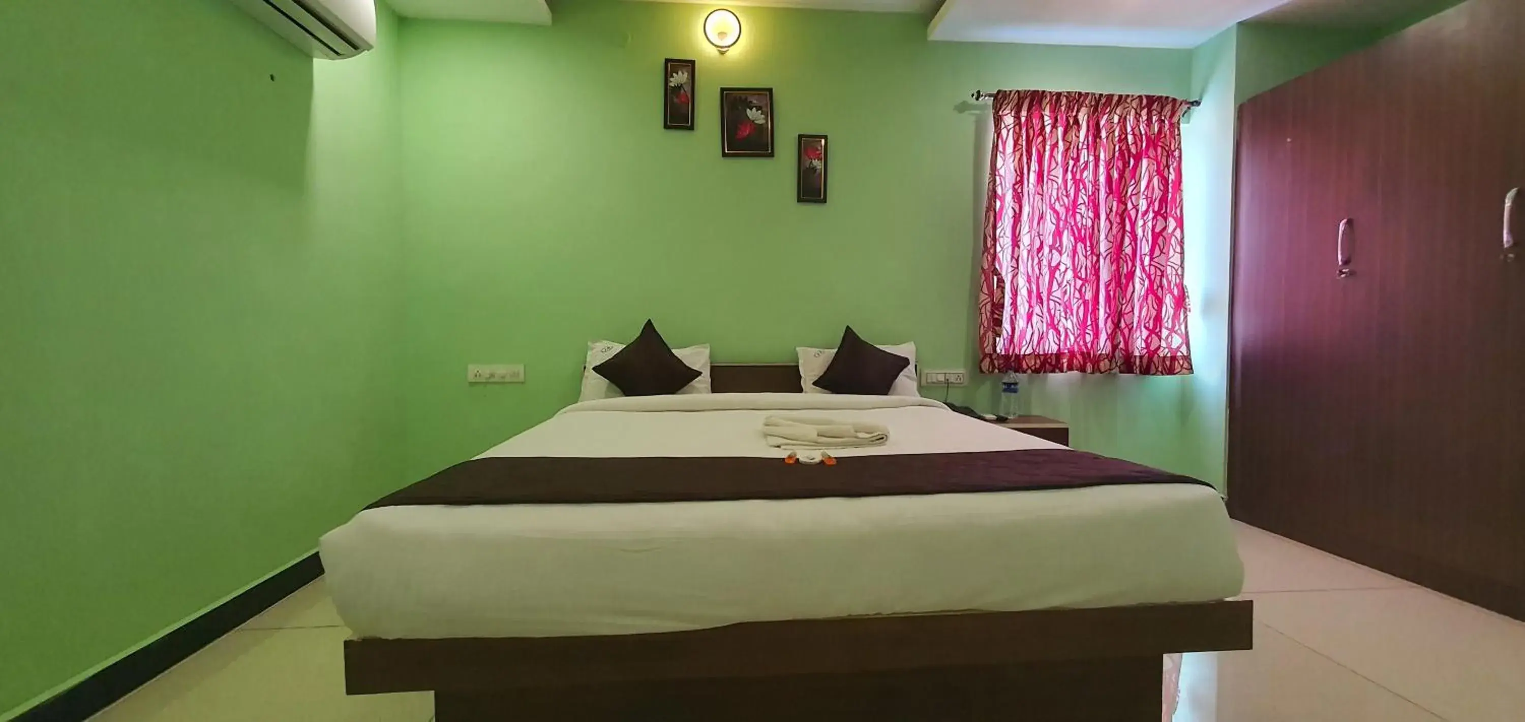 Deluxe Double Room - single occupancy in JR Guest Home Deluxe Double Room - single occupancy in JR Guest Home