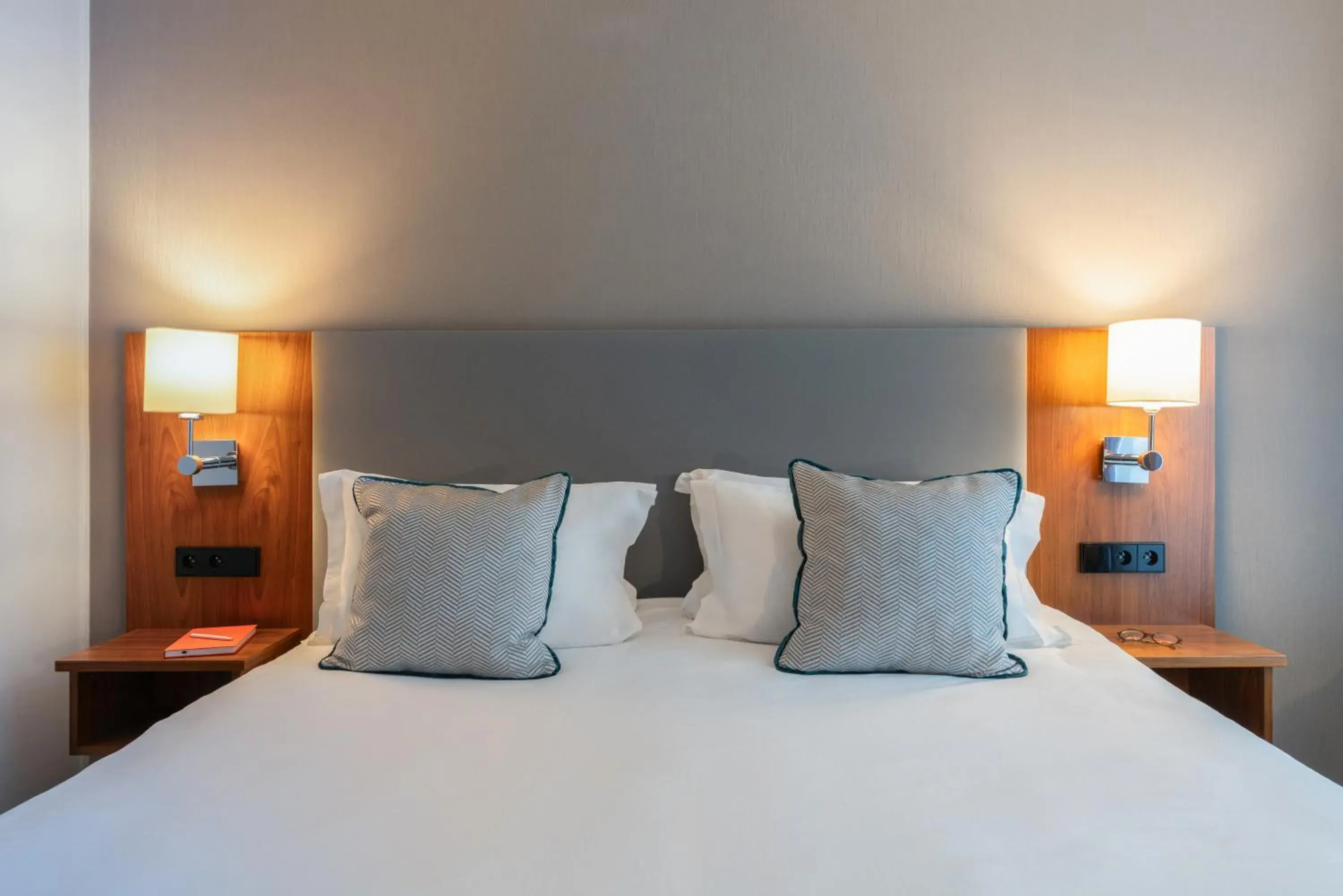 Premium Double Room with Two Double Beds and Sofa Bed in Crowne Plaza Paris - Republique by IHG Premium Double Room with Two Double Beds and Sofa Bed in Crowne Plaza Paris - Republique by IHG