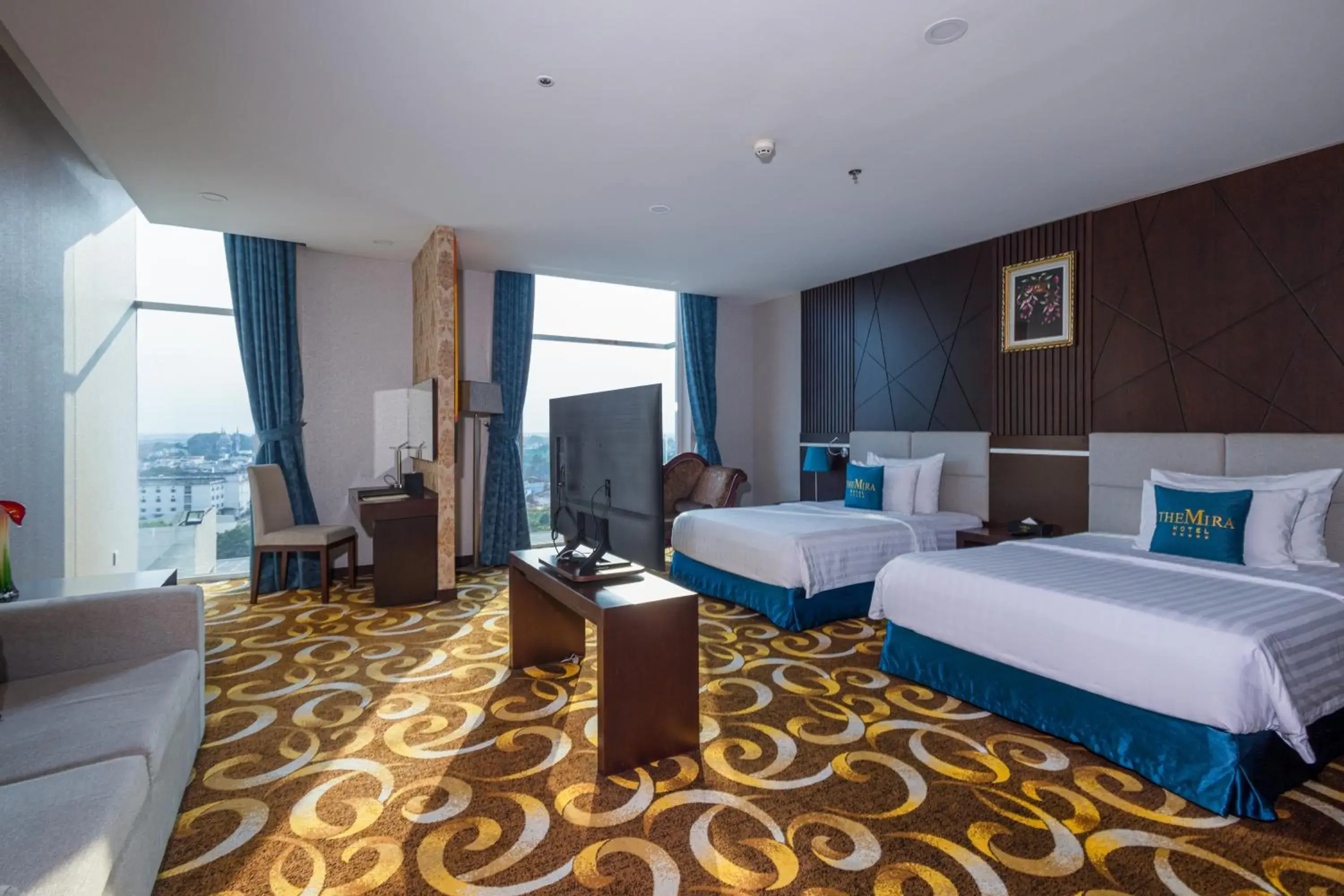 Business Suite Twin in The Mira Hotel Business Suite Twin in The Mira Hotel