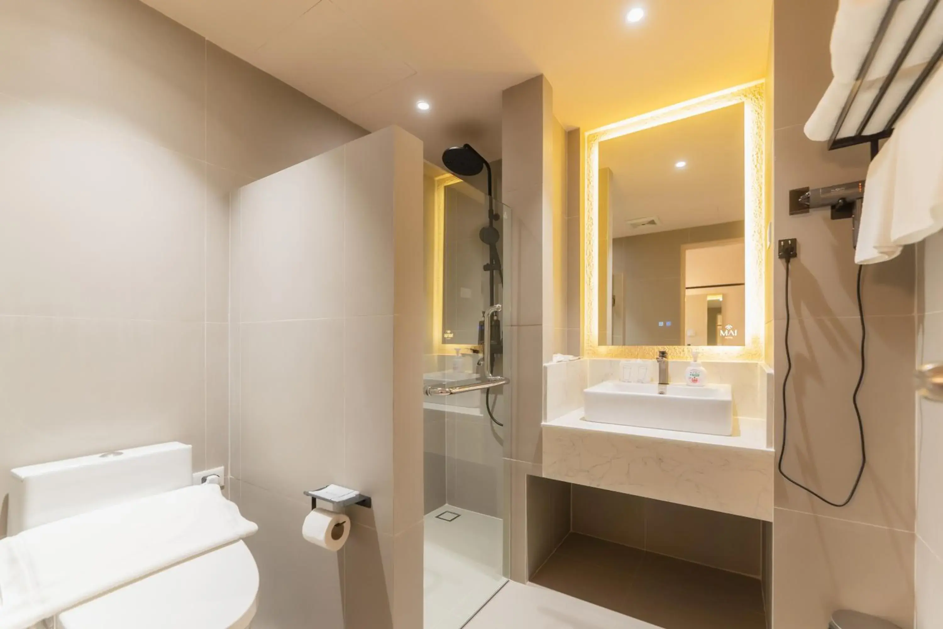 Deluxe Mountain View with Bathtub in Mai Hotel Chiang Mai ใหม่โฮเทล เชียงใหม่ Deluxe Mountain View with Bathtub in Mai Hotel Chiang Mai ใหม่โฮเทล เชียงใหม่