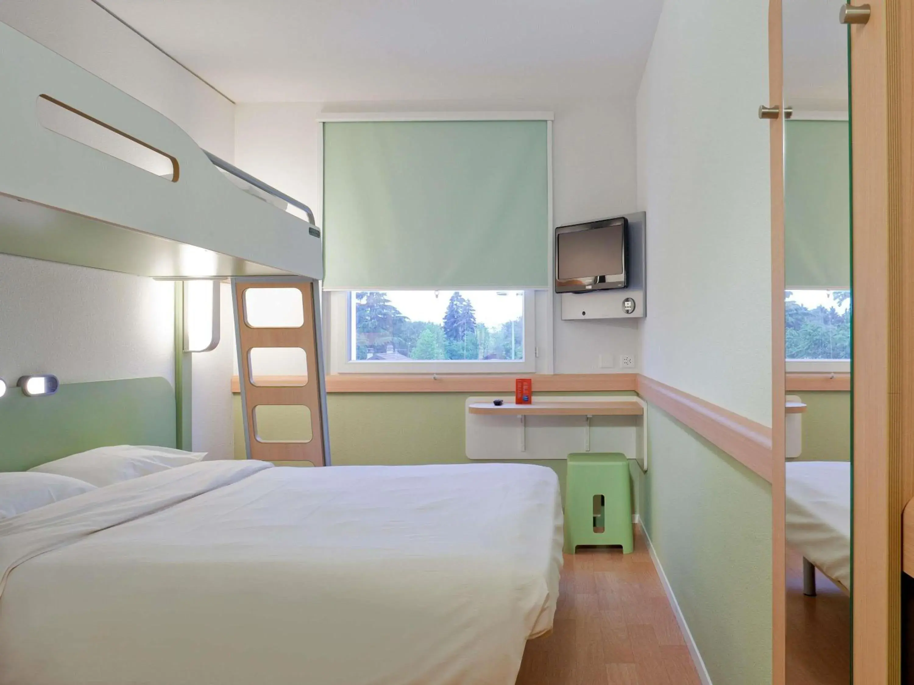 Standard Double Room - Disability Access in ibis budget Genève Petit-Lancy Standard Double Room - Disability Access in ibis budget Genève Petit-Lancy