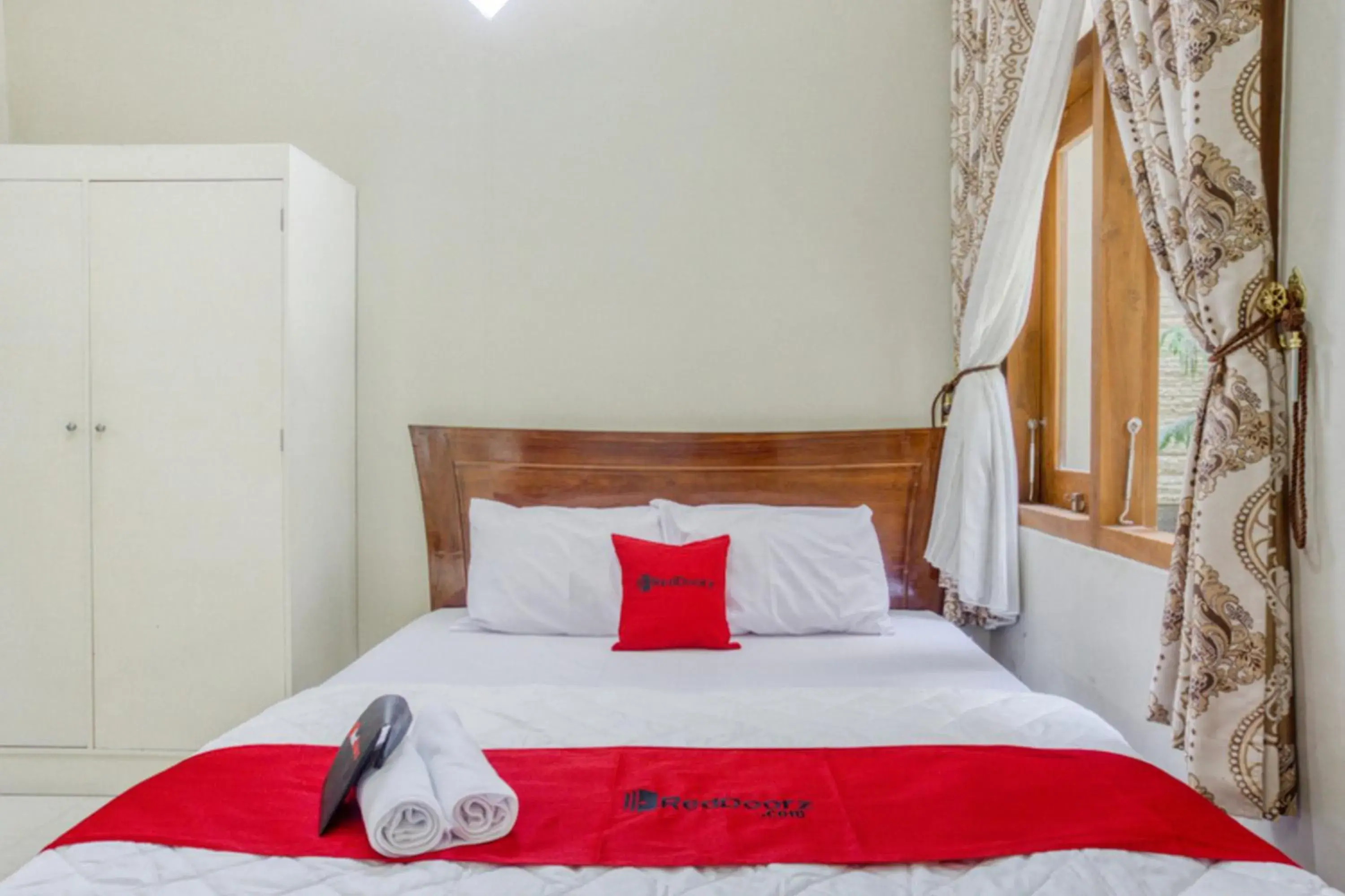 RedDoorz @ Jakal Atas KM 10 RedDoorz @ Jakal Atas KM 10