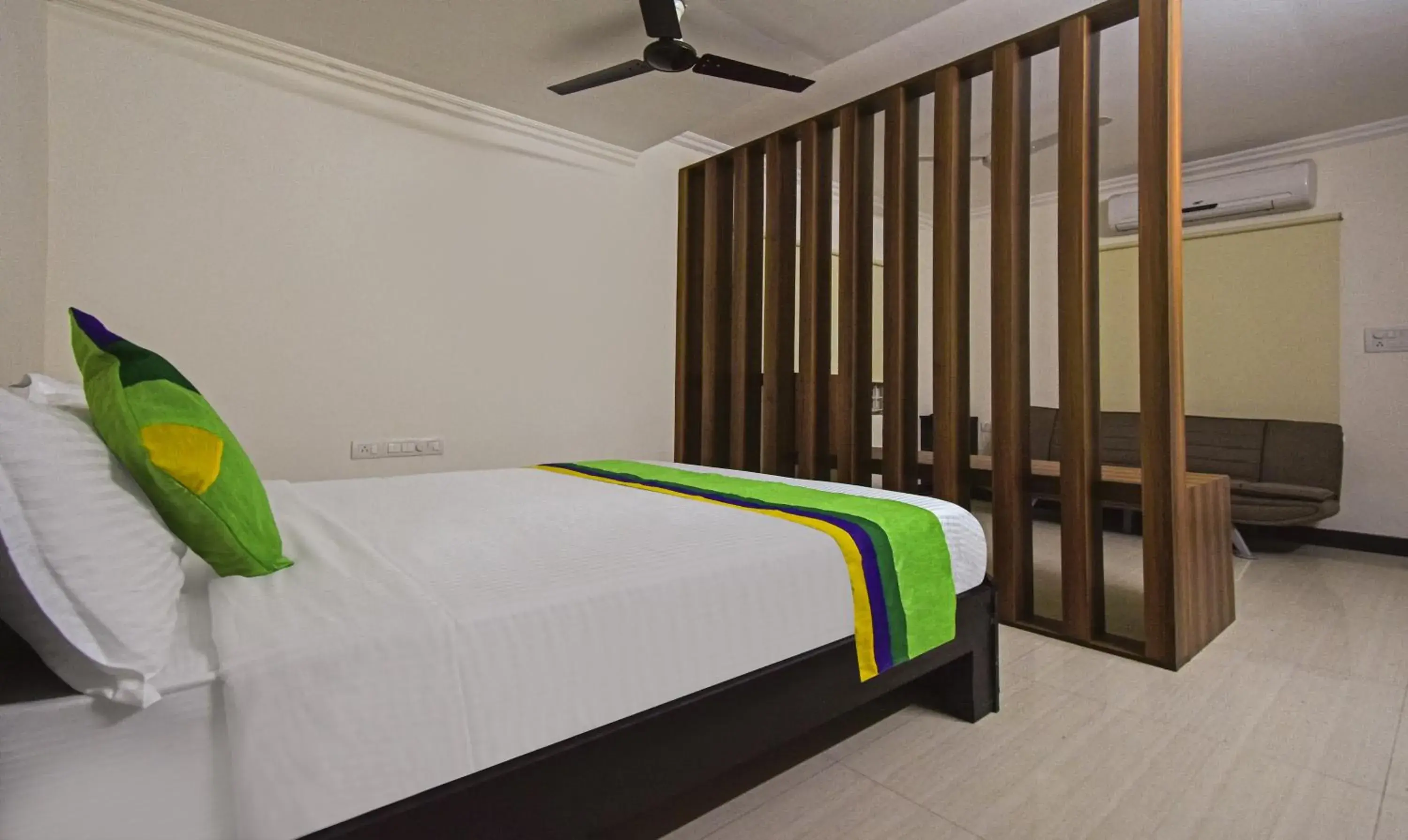 Deluxe Double Room - single occupancy in Treebo Samhaar Residency Thoraipakkam Deluxe Double Room - single occupancy in Treebo Samhaar Residency Thoraipakkam