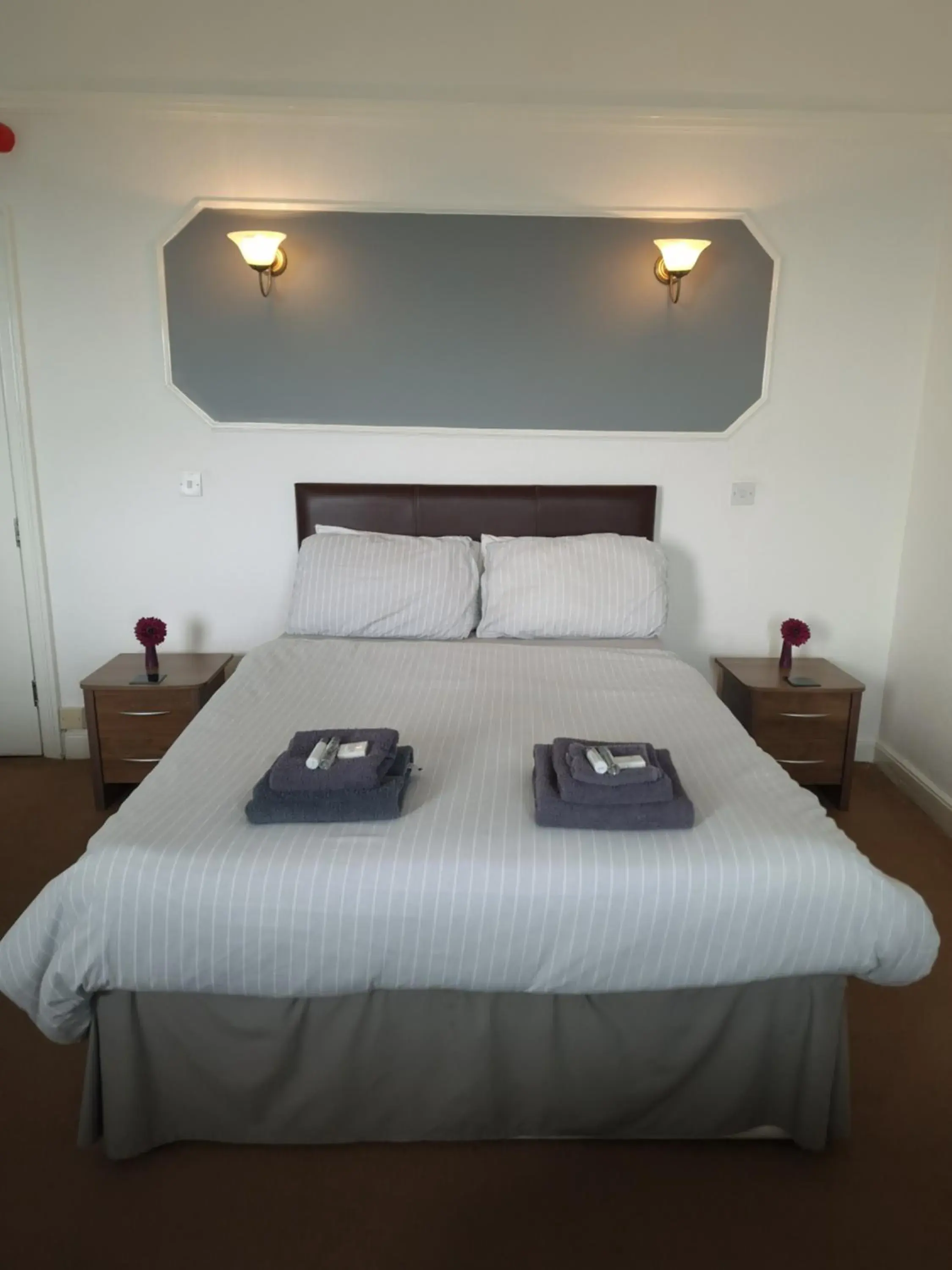 Quadruple Room with Sea View in Highlander Hotel Quadruple Room with Sea View in Highlander Hotel