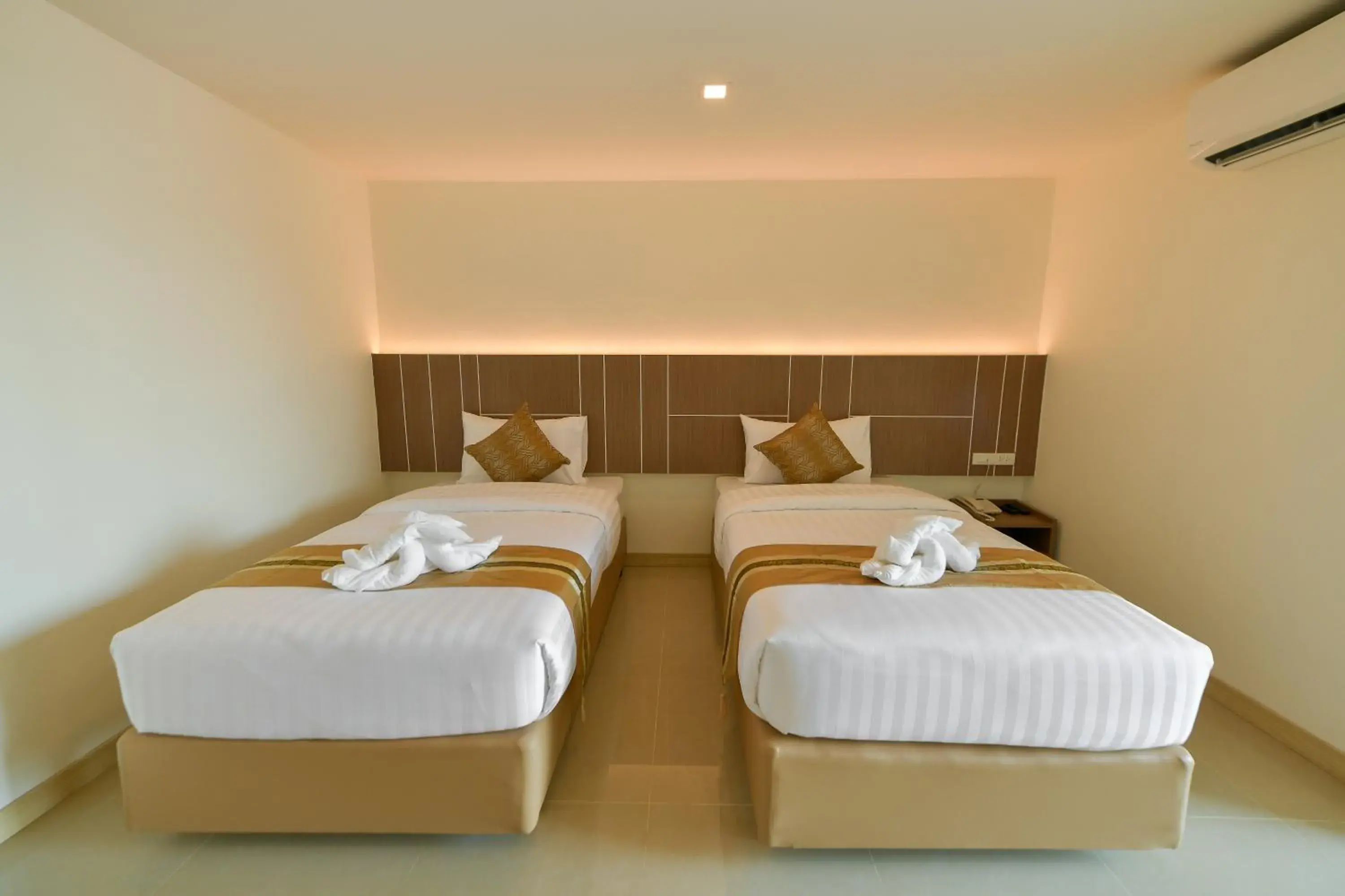 Superior Twin Room in IRIS PALACE Superior Twin Room in IRIS PALACE