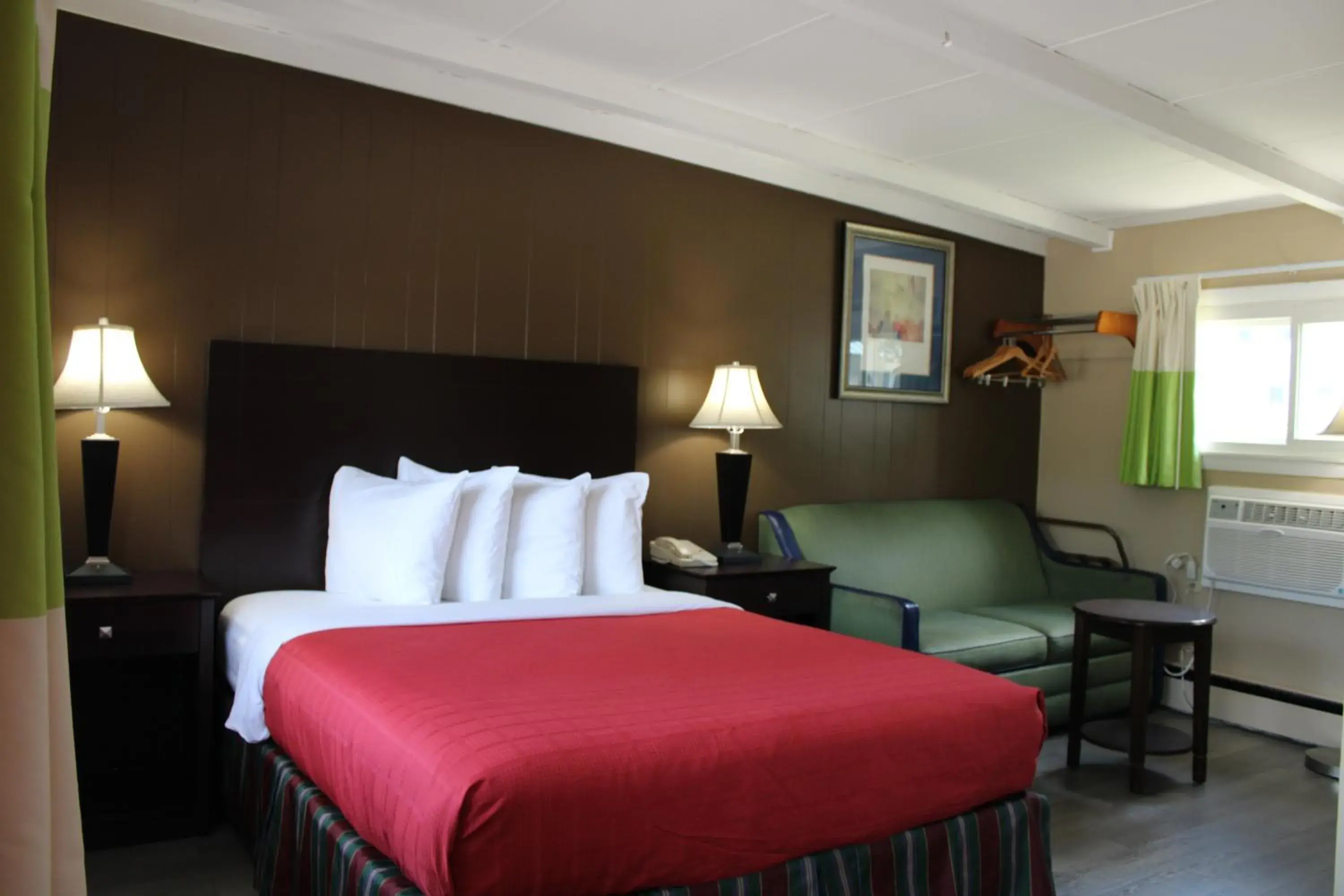 Standard Queen Room in Claremont Motor Lodge Standard Queen Room in Claremont Motor Lodge