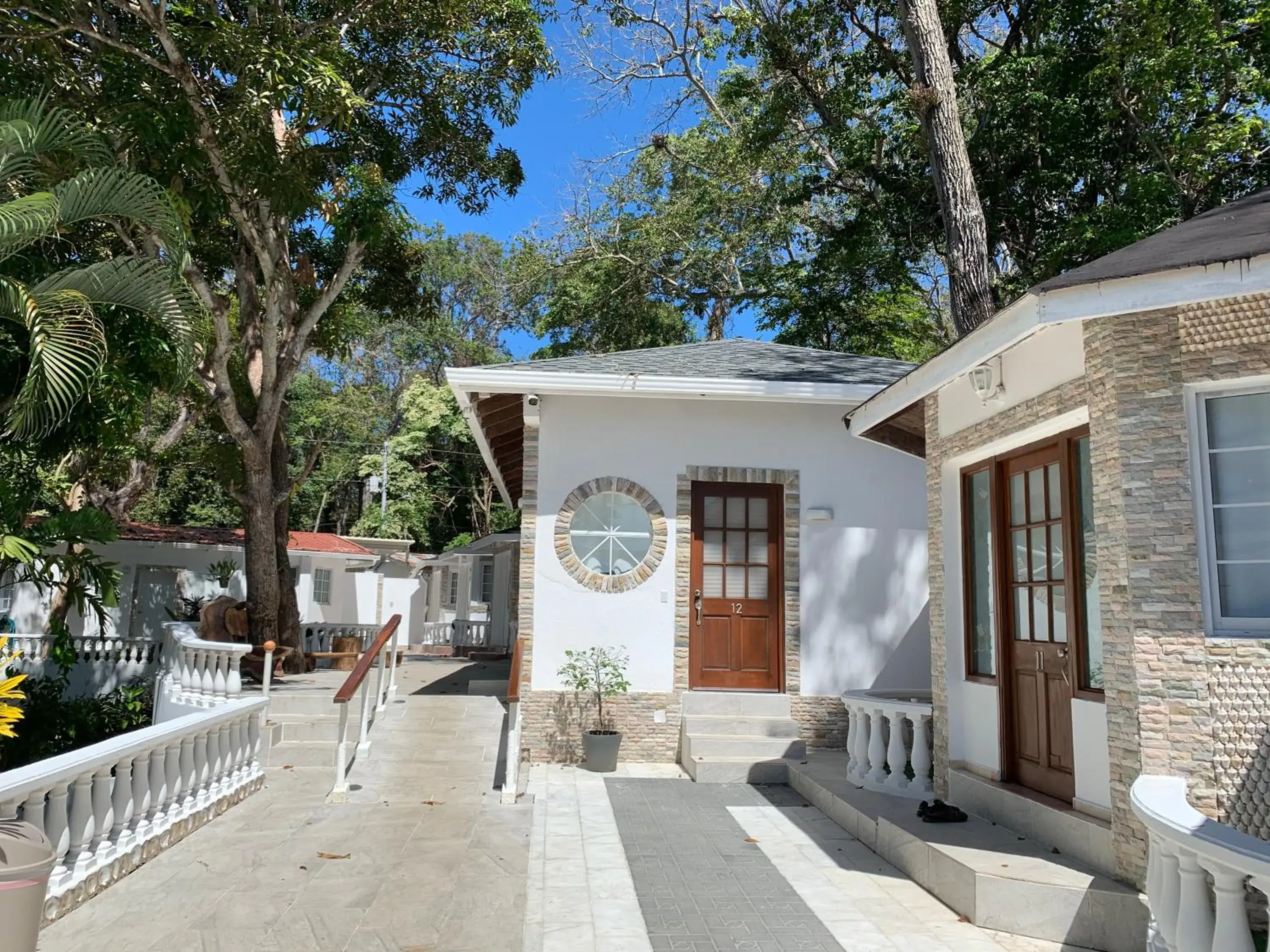 King and Queen Beds with Patio View in Mar Y Oro King and Queen Beds with Patio View in Mar Y Oro