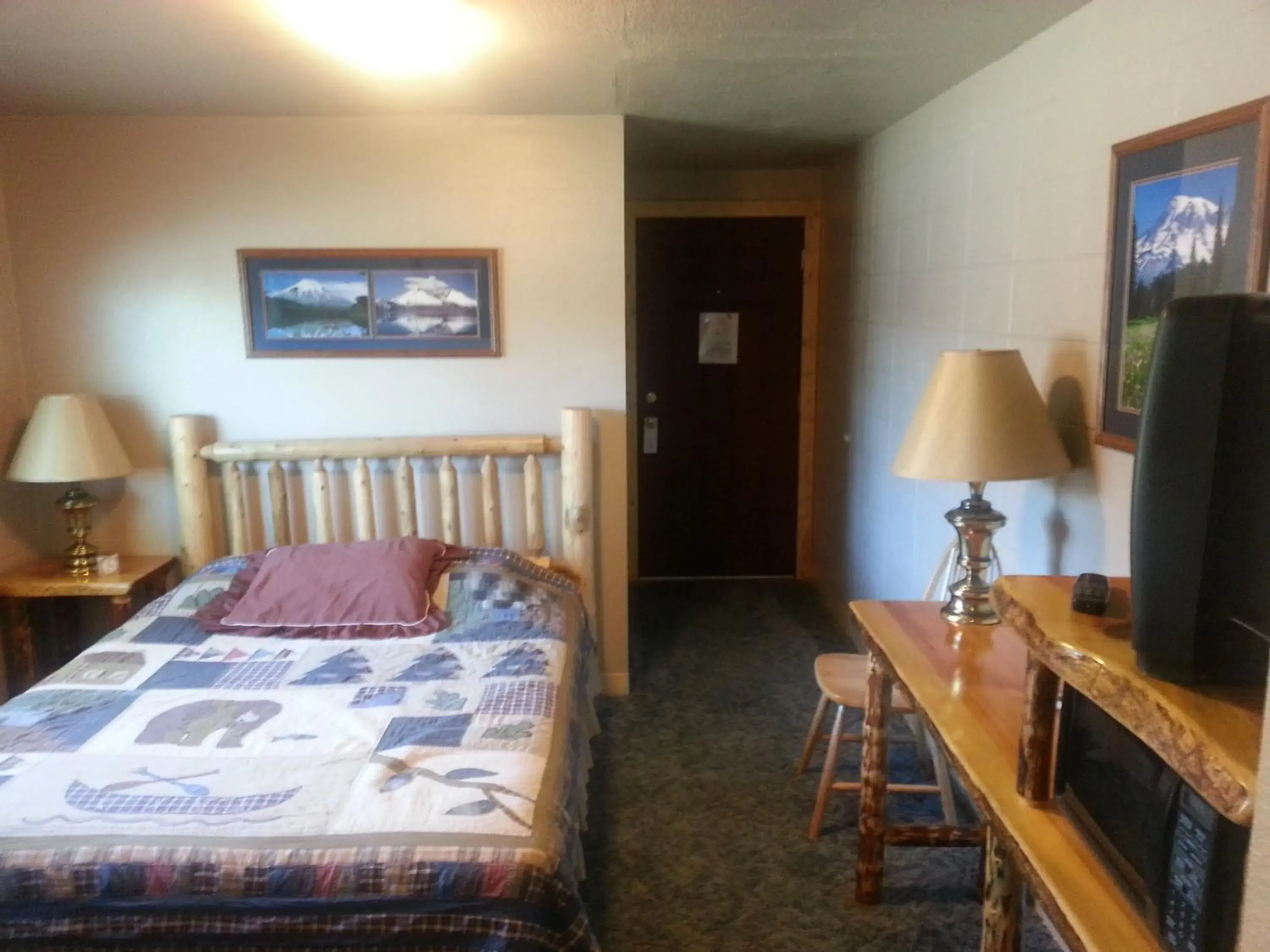 Queen Room - single occupancy in Mingo Motel Queen Room - single occupancy in Mingo Motel