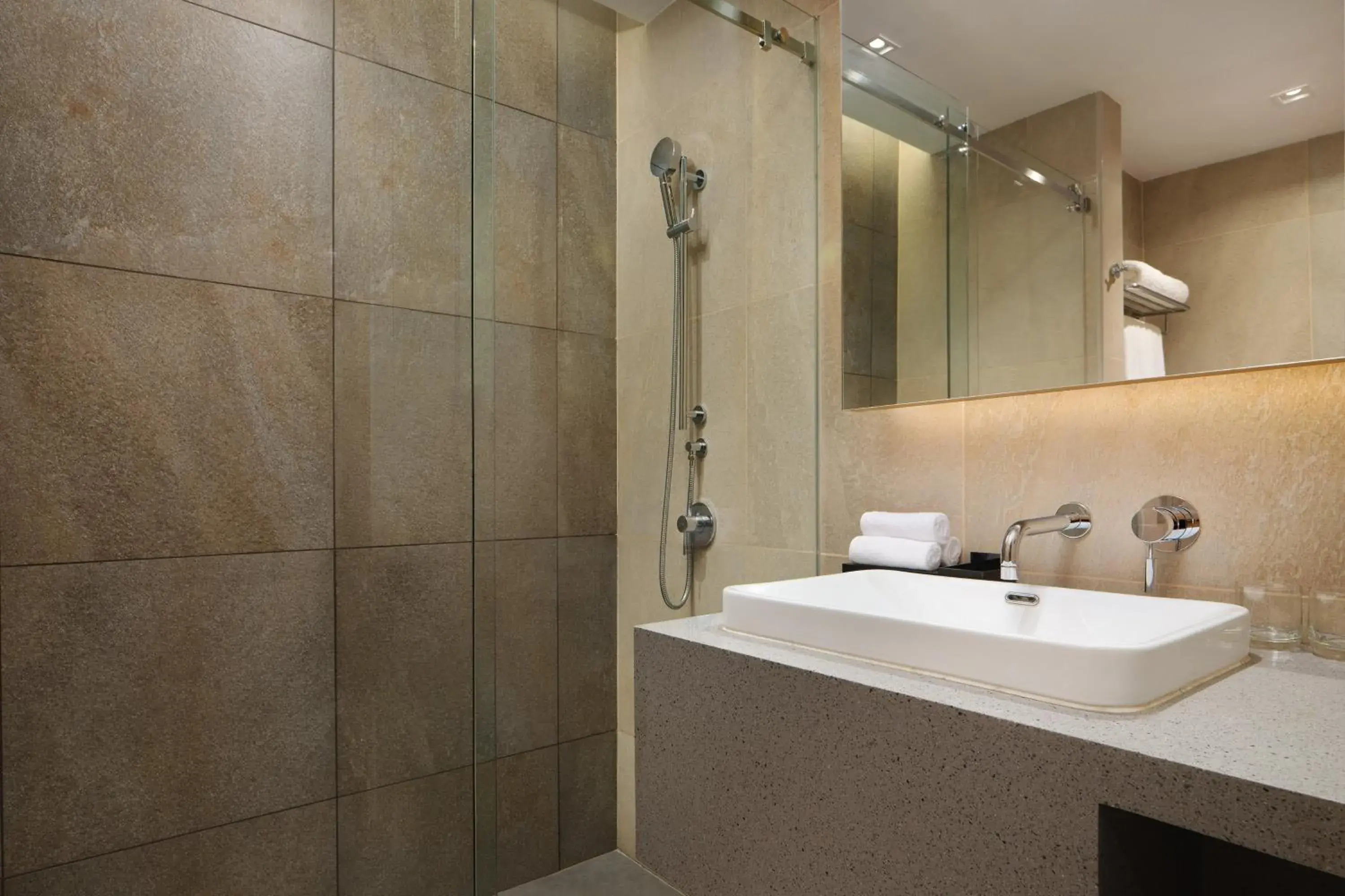 Premier Twin Room in Four Points by Sheraton Kuala Lumpur, Chinatown Premier Twin Room in Four Points by Sheraton Kuala Lumpur, Chinatown