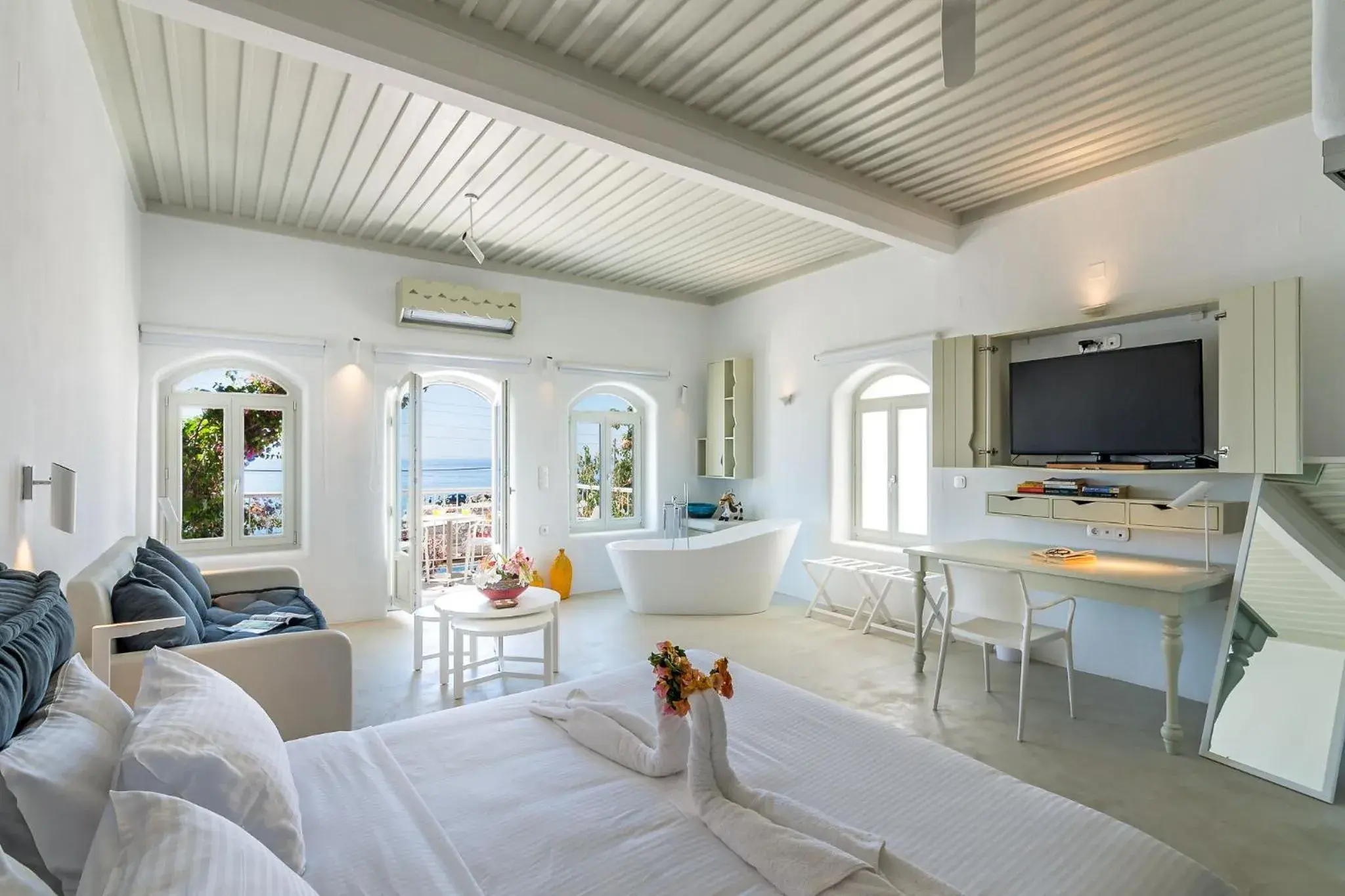 Superior Suite with Sea View in Samaria by the Sea Superior Suite with Sea View in Samaria by the Sea