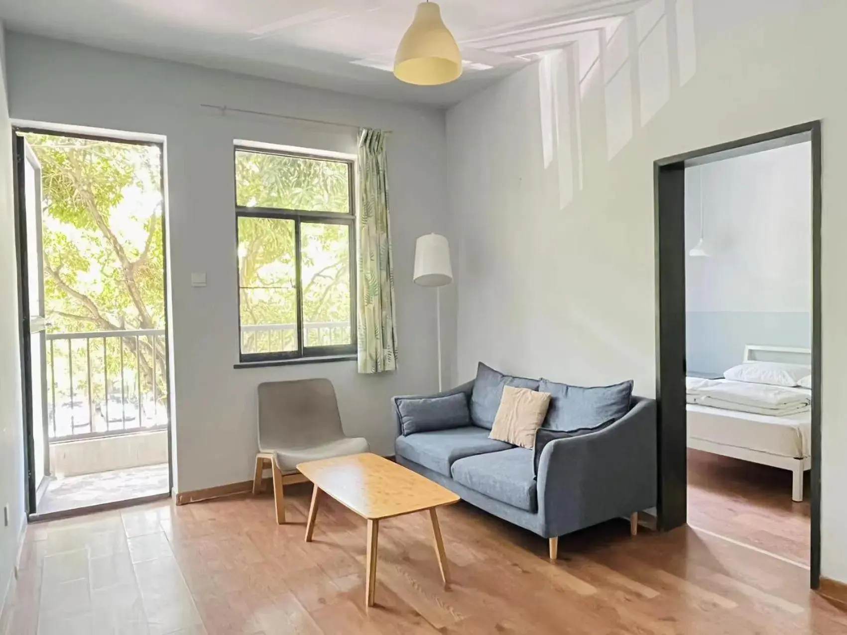 One-Bedroom Apartment with Balcony in Shenzhen Loft Youth Hostel One-Bedroom Apartment with Balcony in Shenzhen Loft Youth Hostel