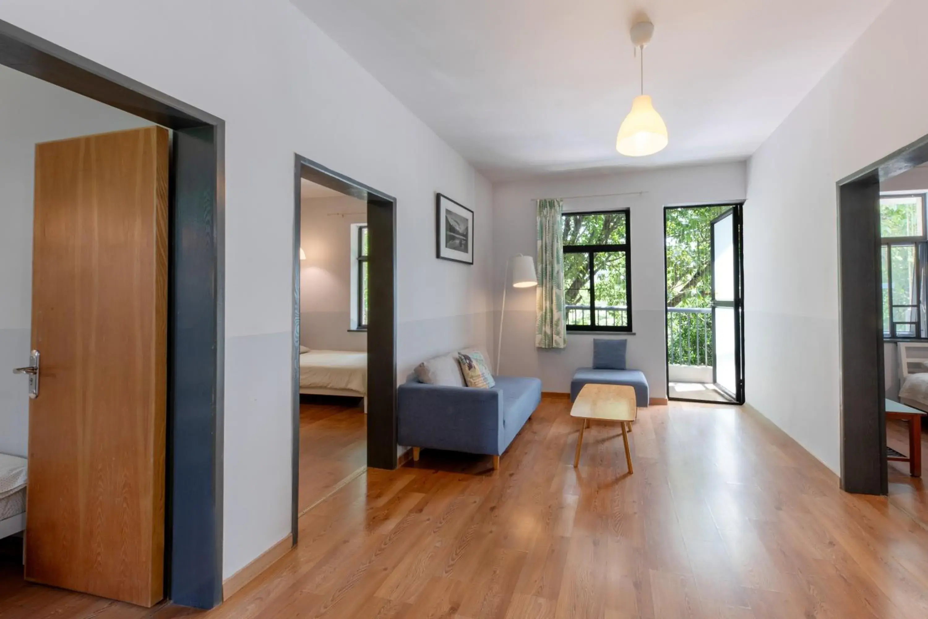 Three-Bedroom Apartment in Shenzhen Loft Youth Hostel Three-Bedroom Apartment in Shenzhen Loft Youth Hostel