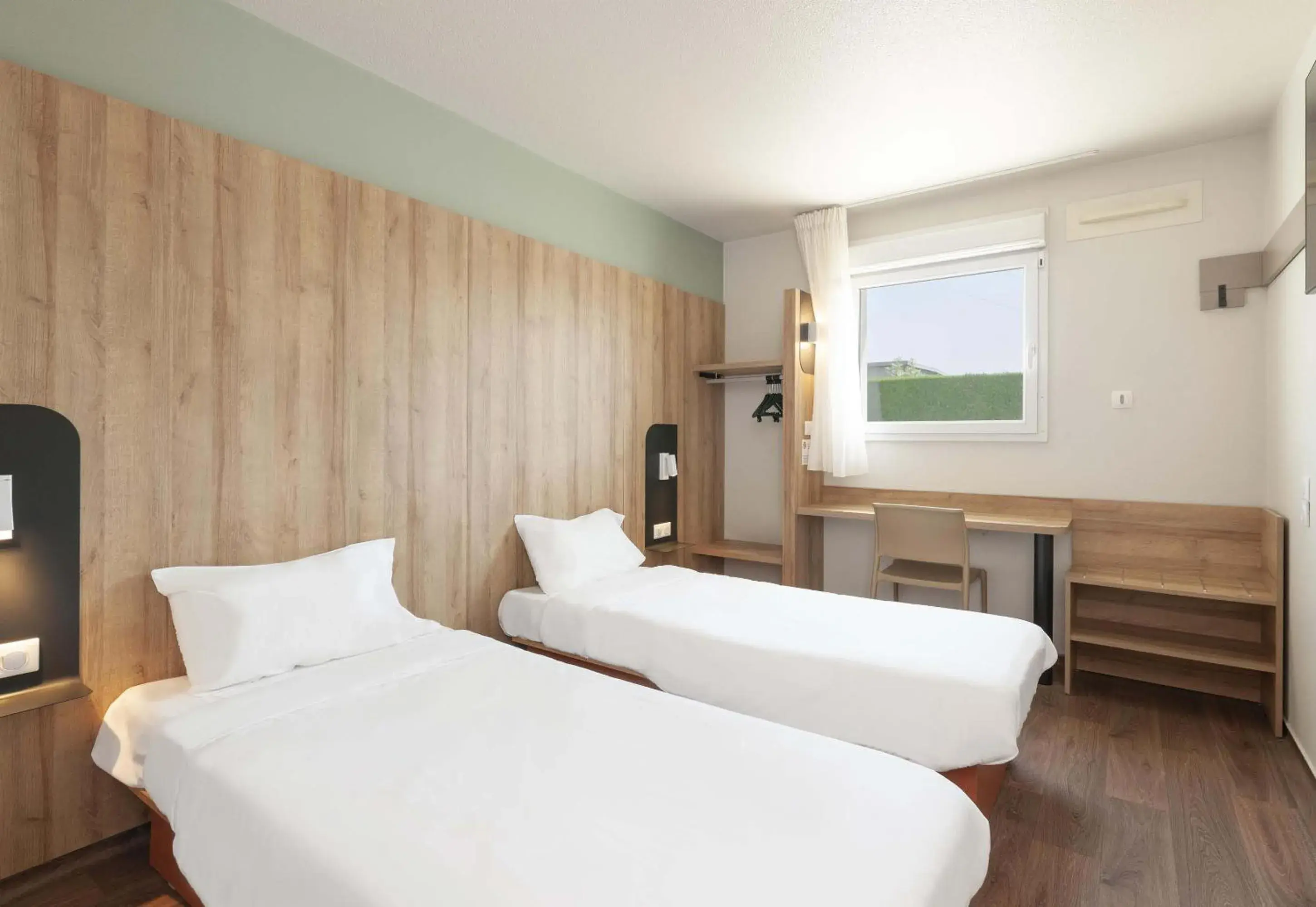 Twin Room in B&B HOTEL Pau Lescar Twin Room in B&B HOTEL Pau Lescar