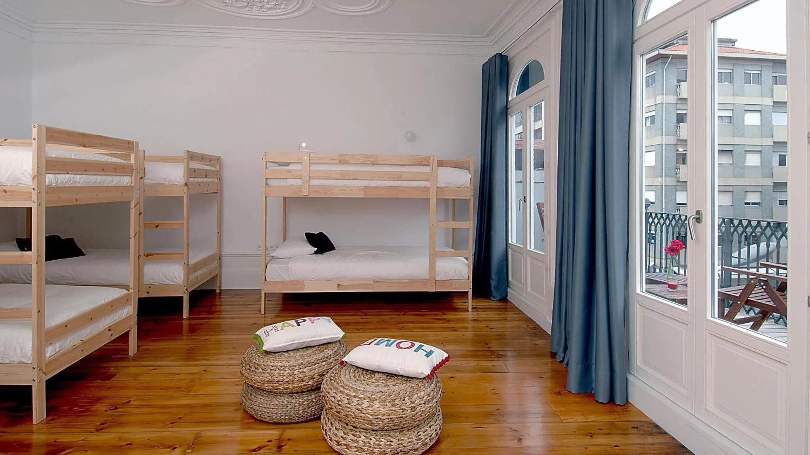 Bed in 8-Bed Dormitory Room with Balcony in So Cool Hostel Porto Bed in 8-Bed Dormitory Room with Balcony in So Cool Hostel Porto