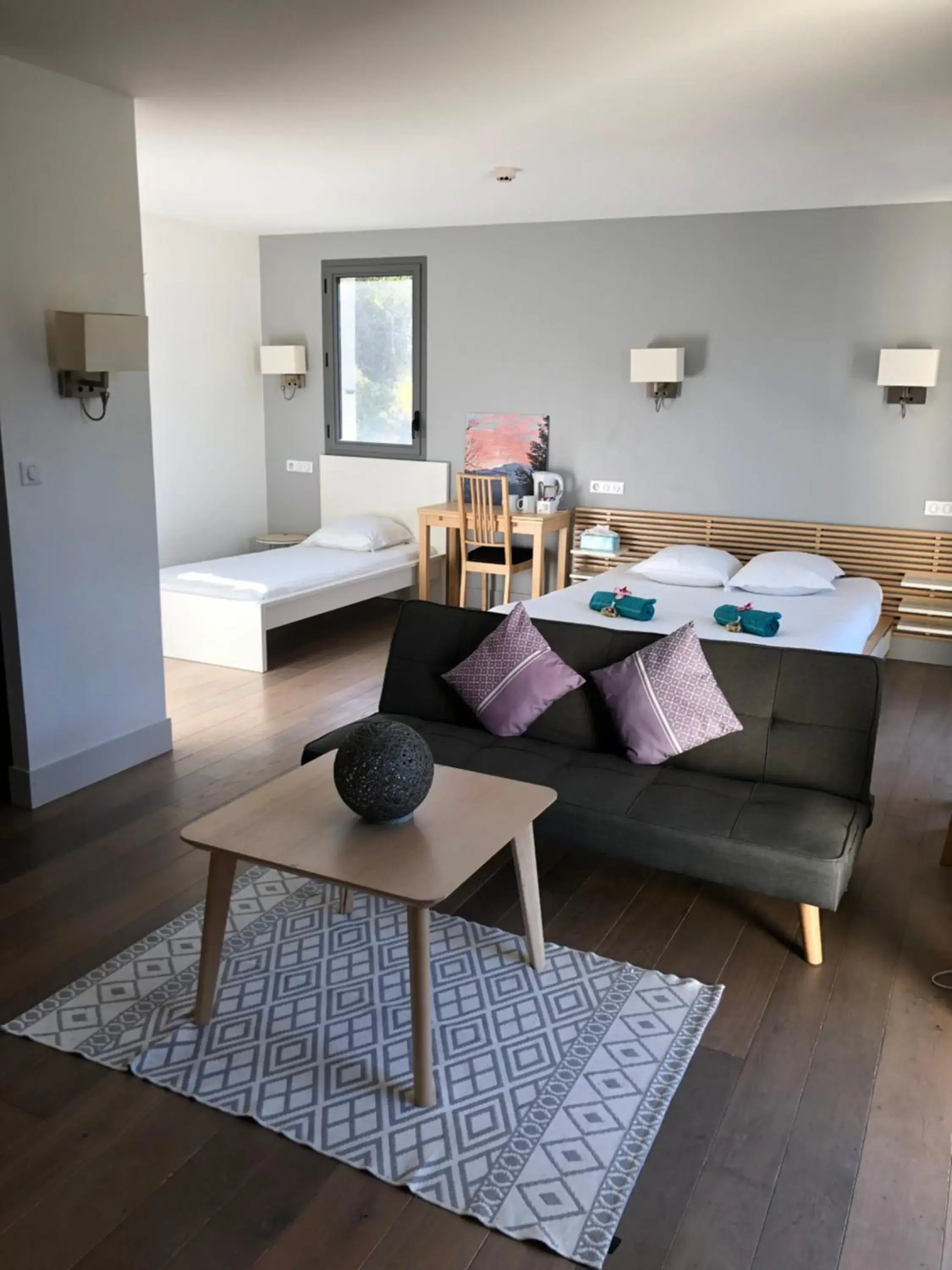 Family Room with Mountain View - single occupancy in Auberge des isards Family Room with Mountain View - single occupancy in Auberge des isards