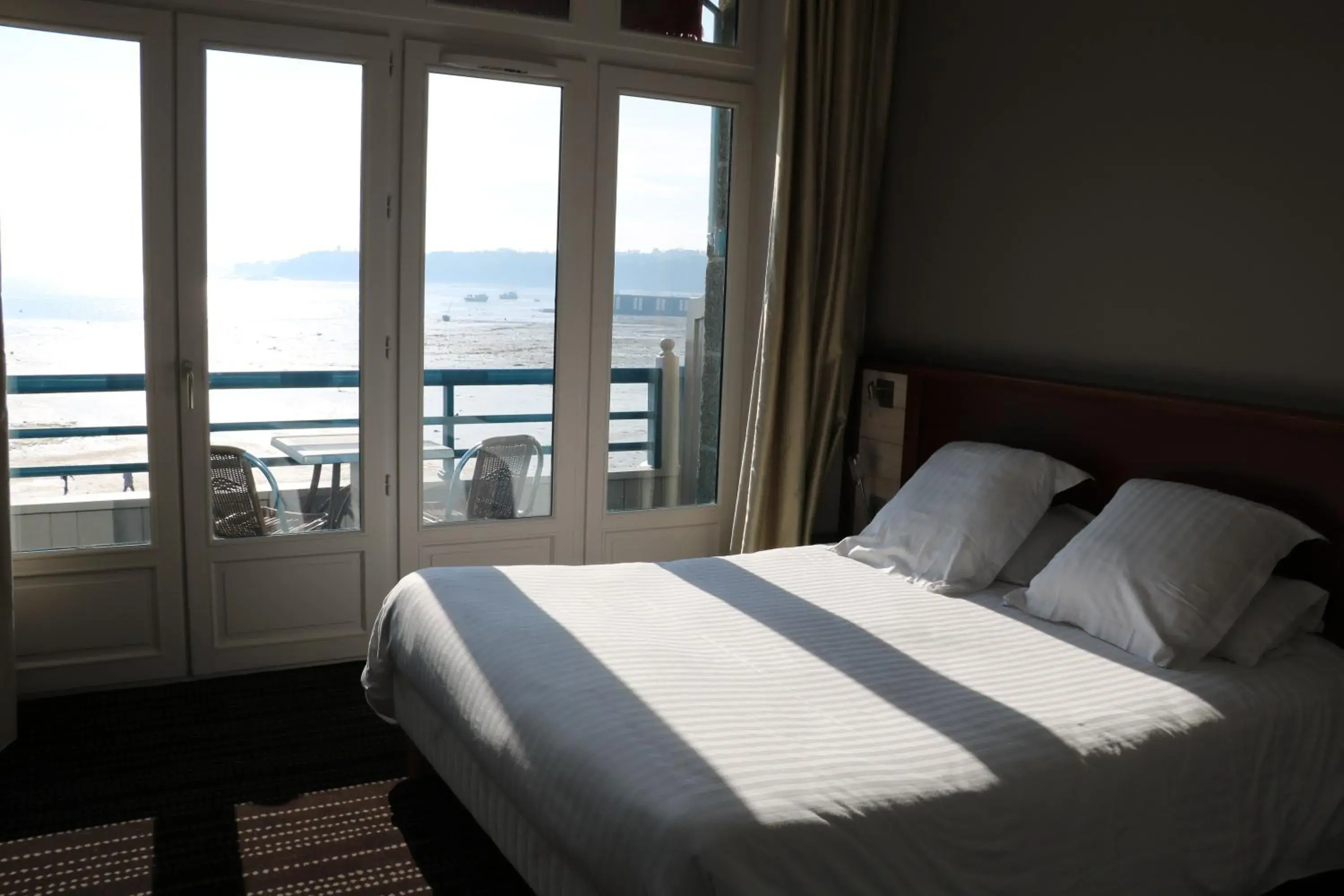 Superior Double Room with Sea View and Balcony in La Mere Champlain Superior Double Room with Sea View and Balcony in La Mere Champlain